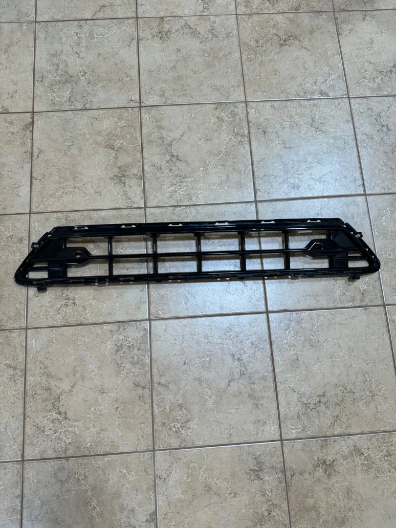 32296071 Решетка переднего бампера Volvo XC60 2 - миниатюра 2