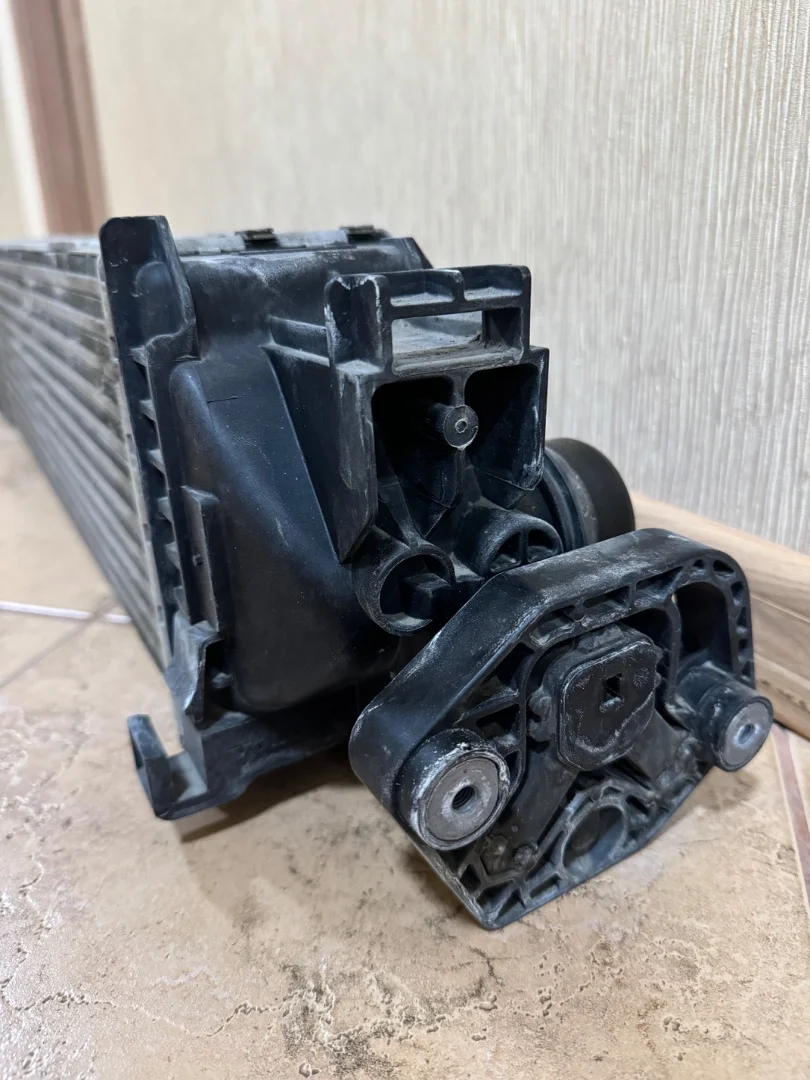 31410892 Радиатор интеркуллера Volvo XC60 2 - миниатюра 9