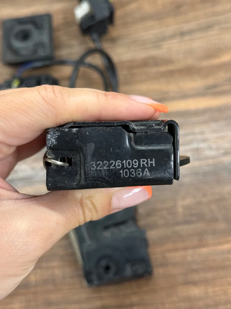 32226109 32226108 Замок капота Volvo XC60 - миниатюра 6