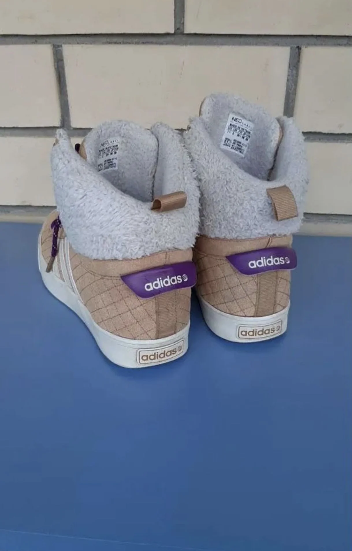 Демисезонные кроссовки adidas 37 - миниатюра 5
