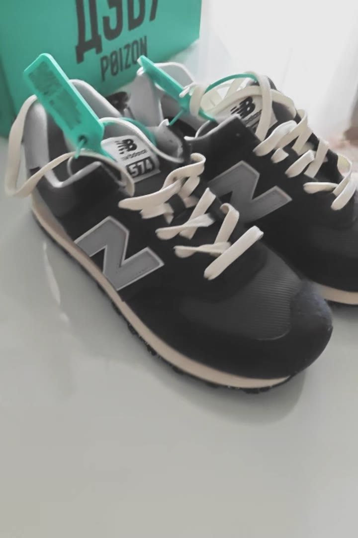 New balance 574 синие - видео 5