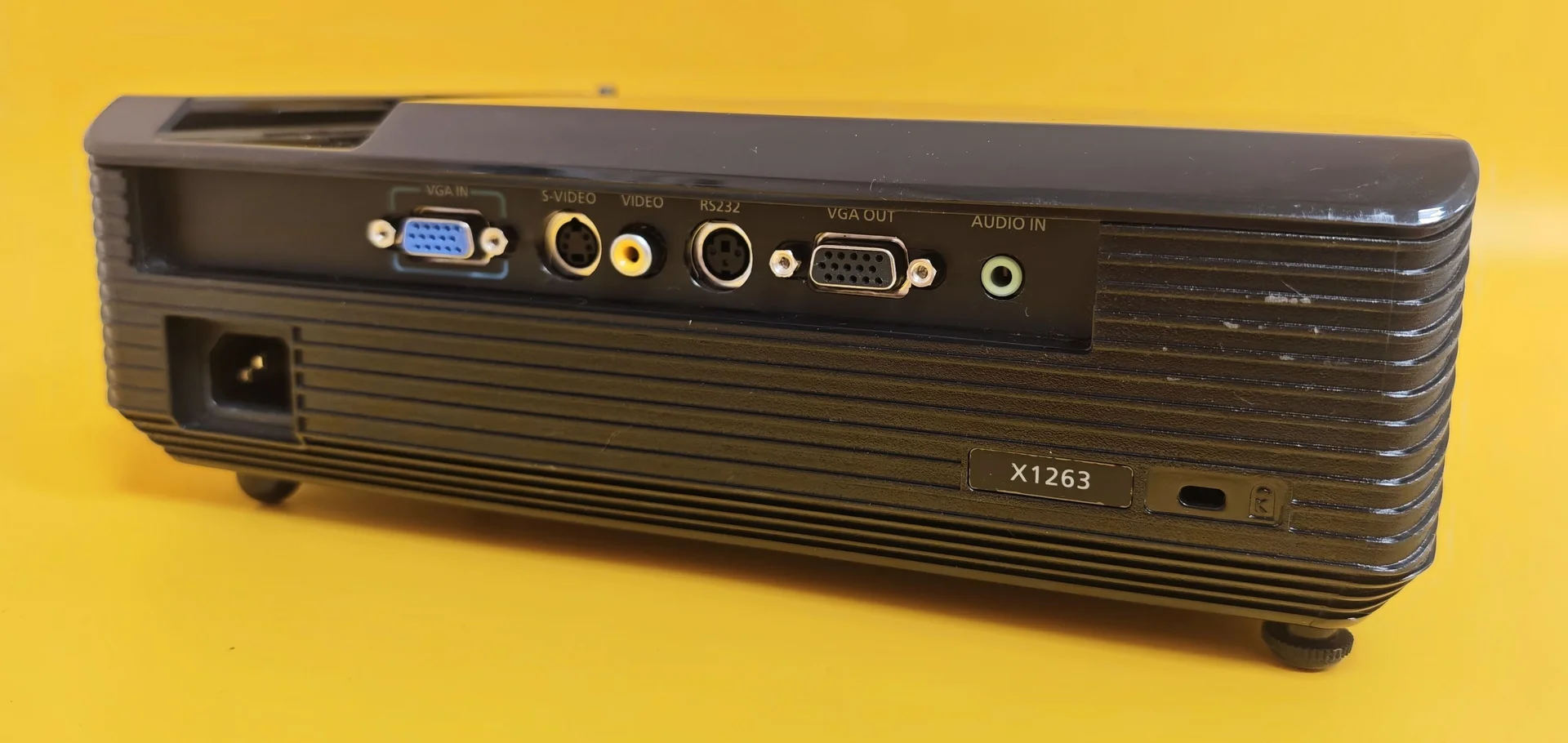 Яркий проектор Acer x1263 - миниатюра 3