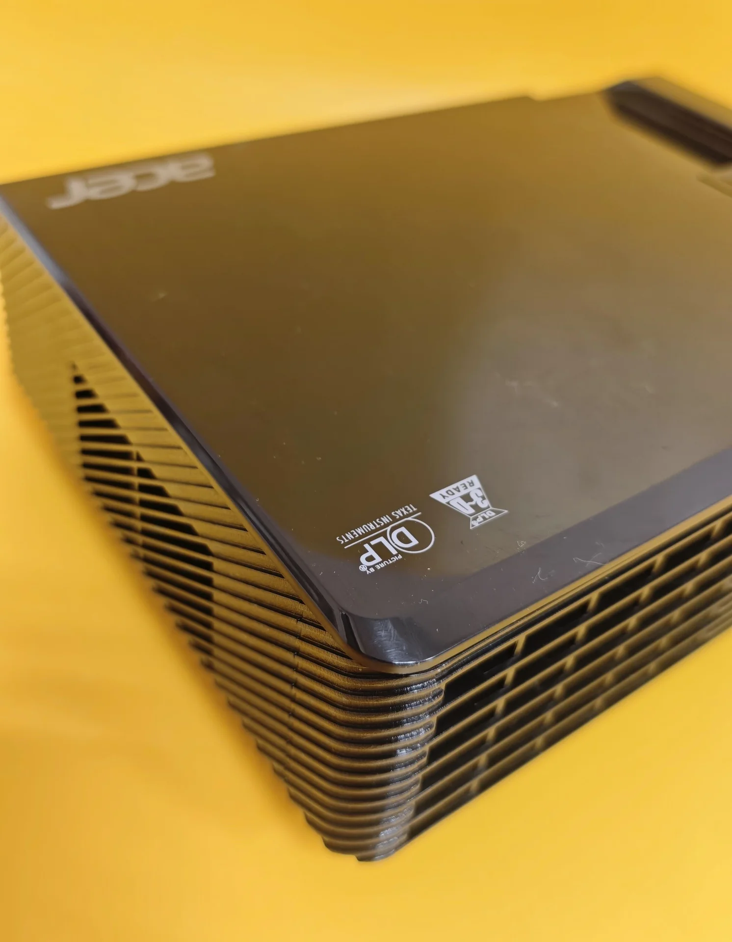 Яркий проектор Acer x1263 - миниатюра 4