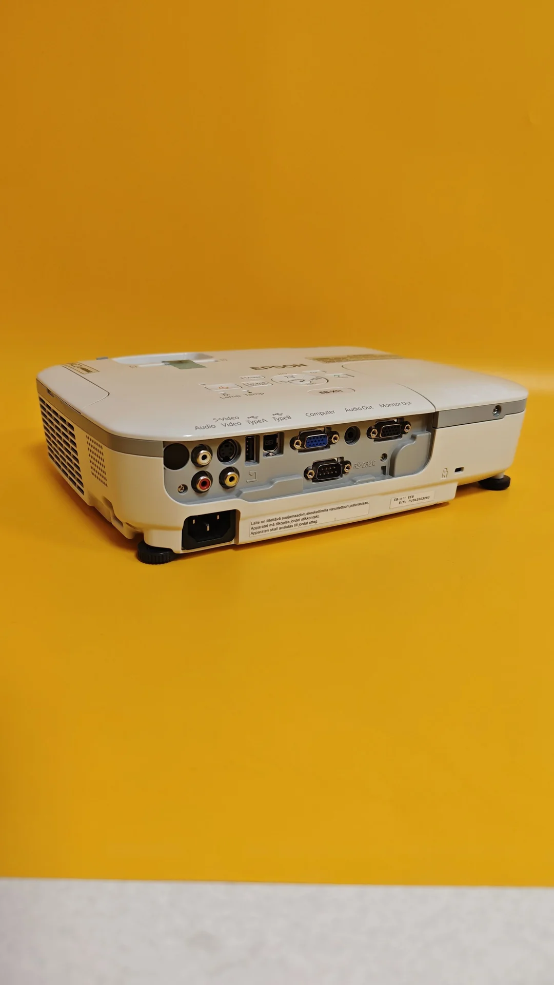 Японский 3LCD проектор Epson EB-X11 - миниатюра 3