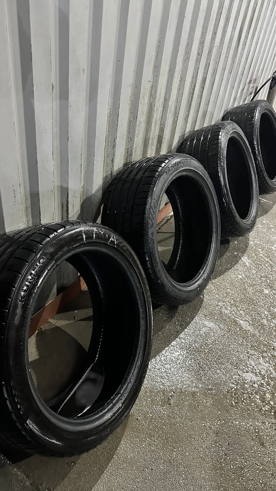 Резина kumho 245/40 r18 - миниатюра 2