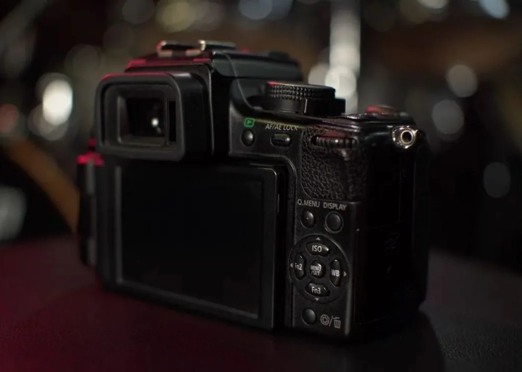 Фотоаппарат Panasonic Lumix GH2 (body) - миниатюра 2