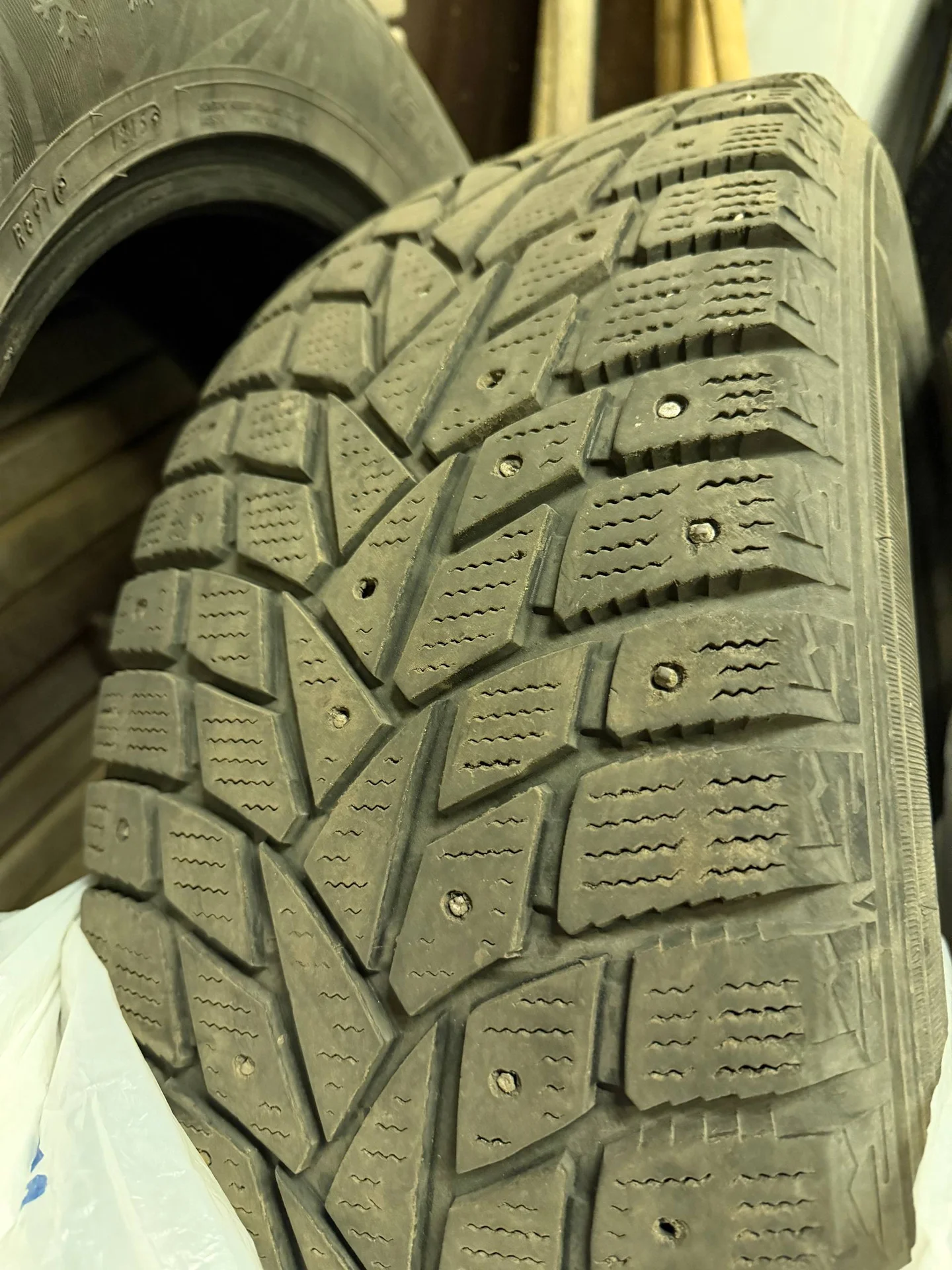 Dunlop Grandtrek ice 02 255/55 R18 - миниатюра 2