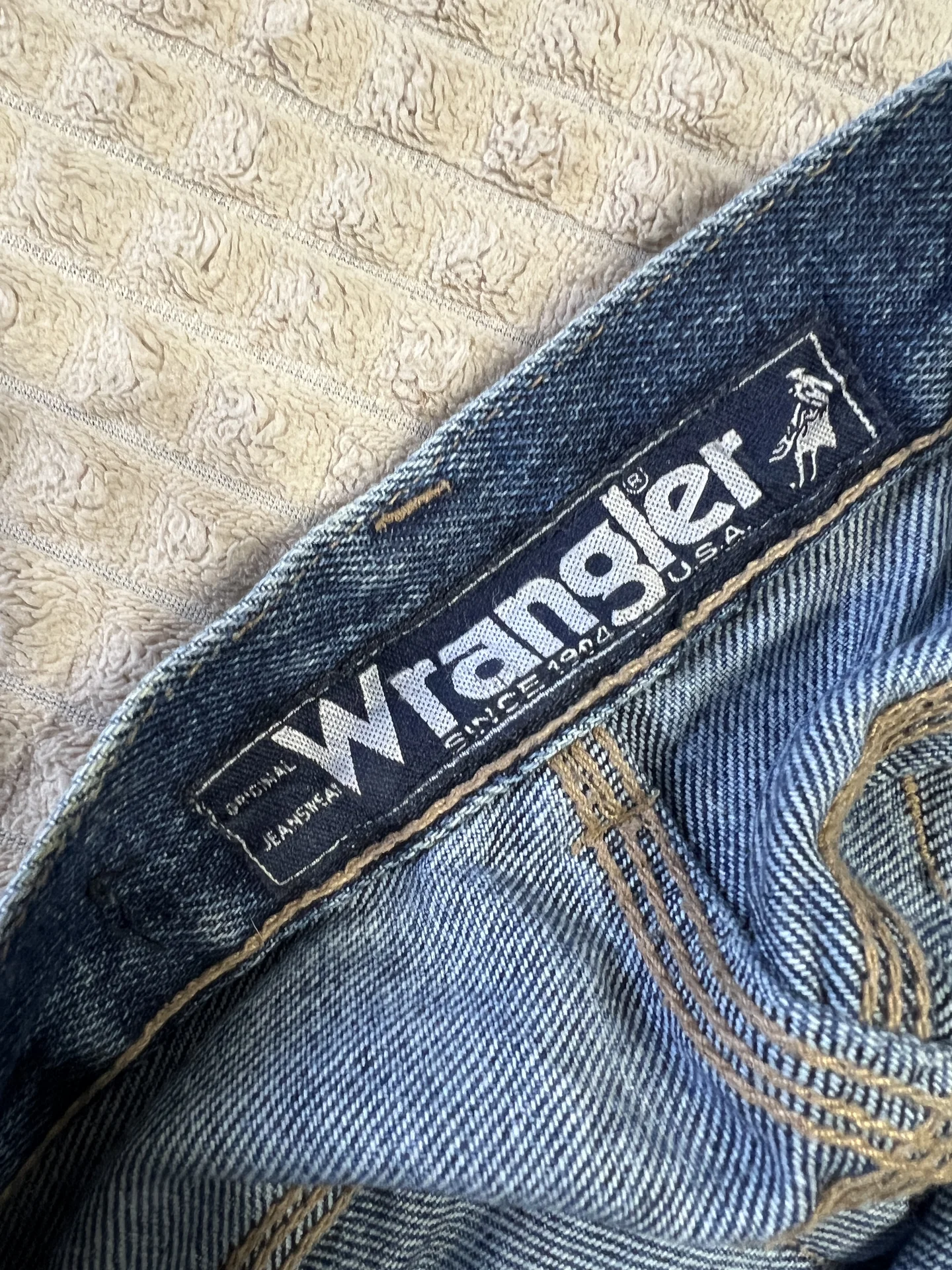 Женские джинсы wrangler б/у - изображение 1