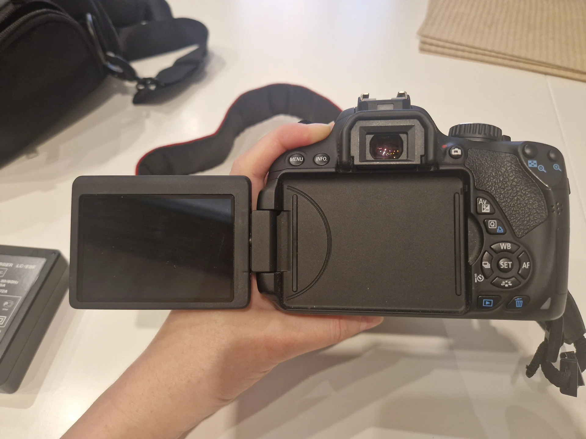 фотоаппарат Canon 650D - миниатюра 3