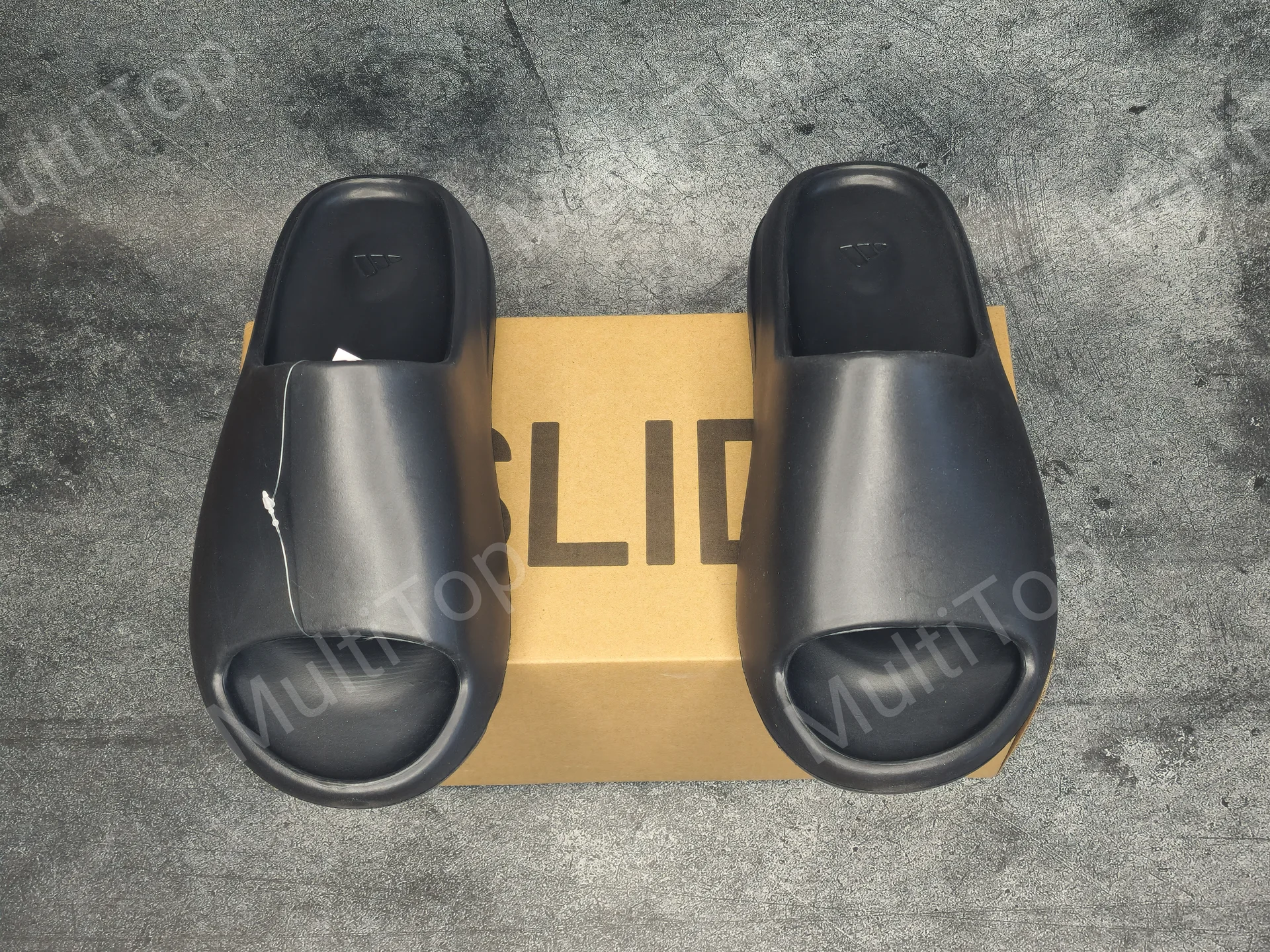 Тапочки Adidas Yeezy Slide - изображение 1