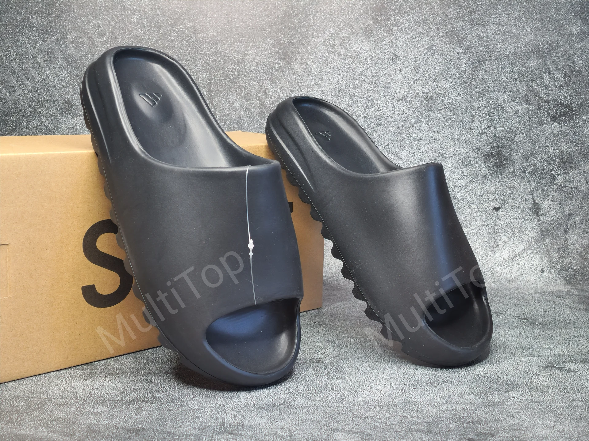 Тапочки Adidas Yeezy Slide - миниатюра 3