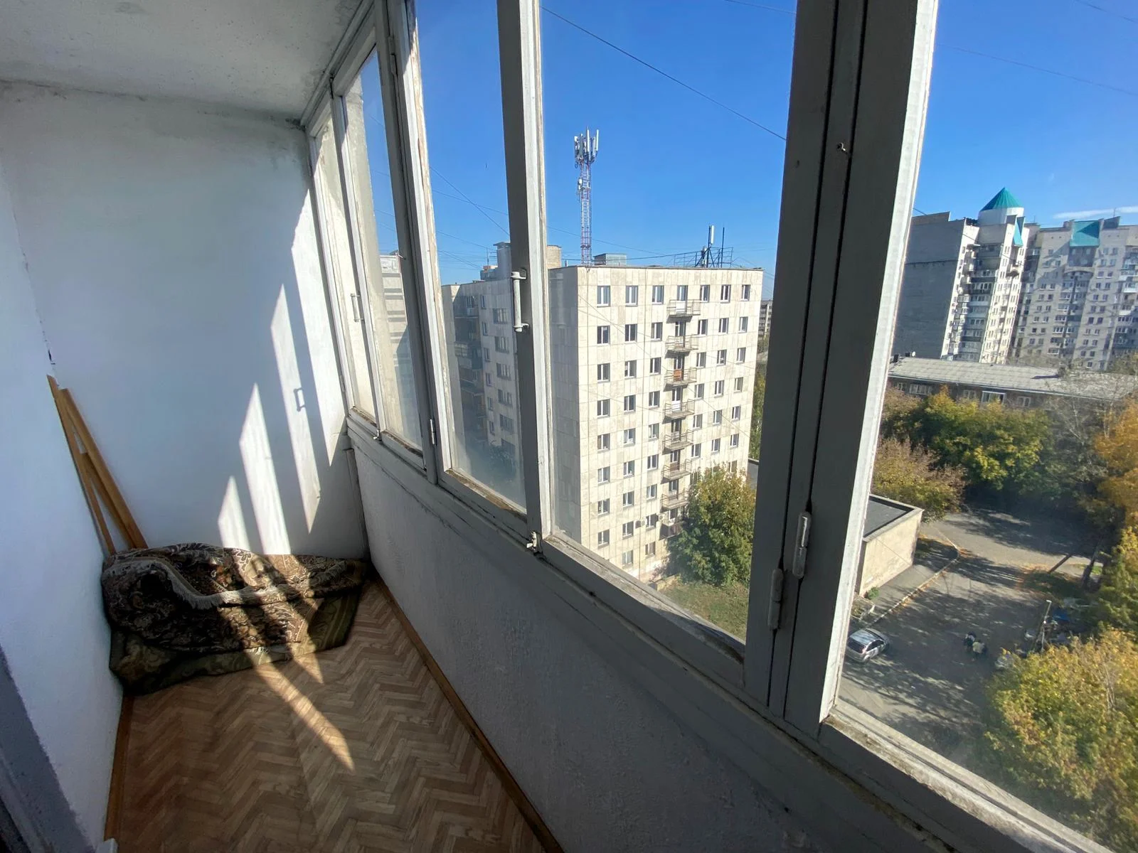 Трехкомнатная квaртиpа в Советском районе города по ул. Комсомольская! - миниатюра 32