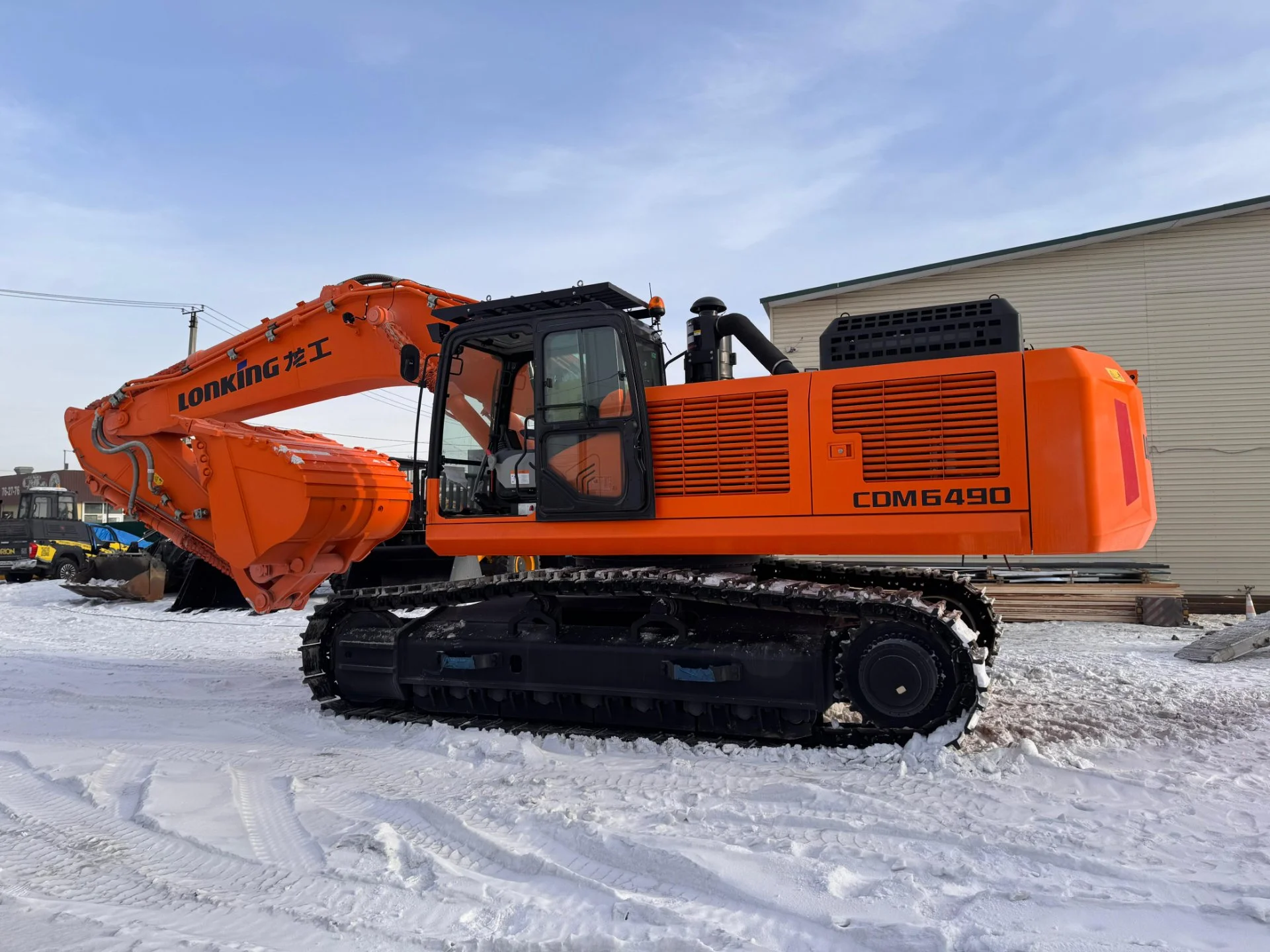Гусеничный карьерный экскаватор Lonking CDM6490 - изображение 1