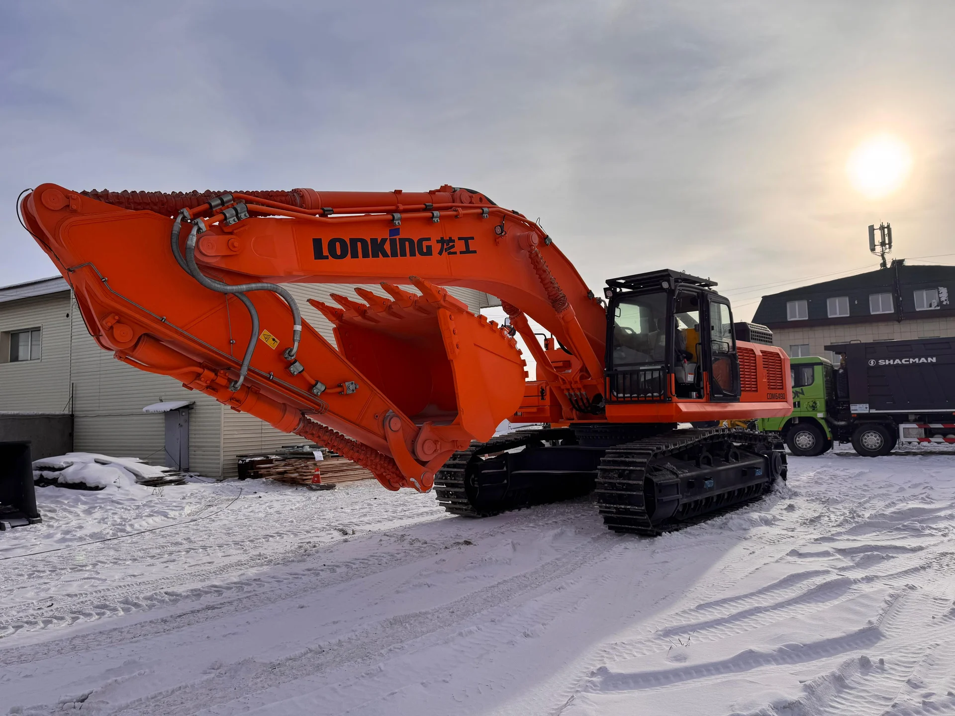 Гусеничный карьерный экскаватор Lonking CDM6490 - миниатюра 3