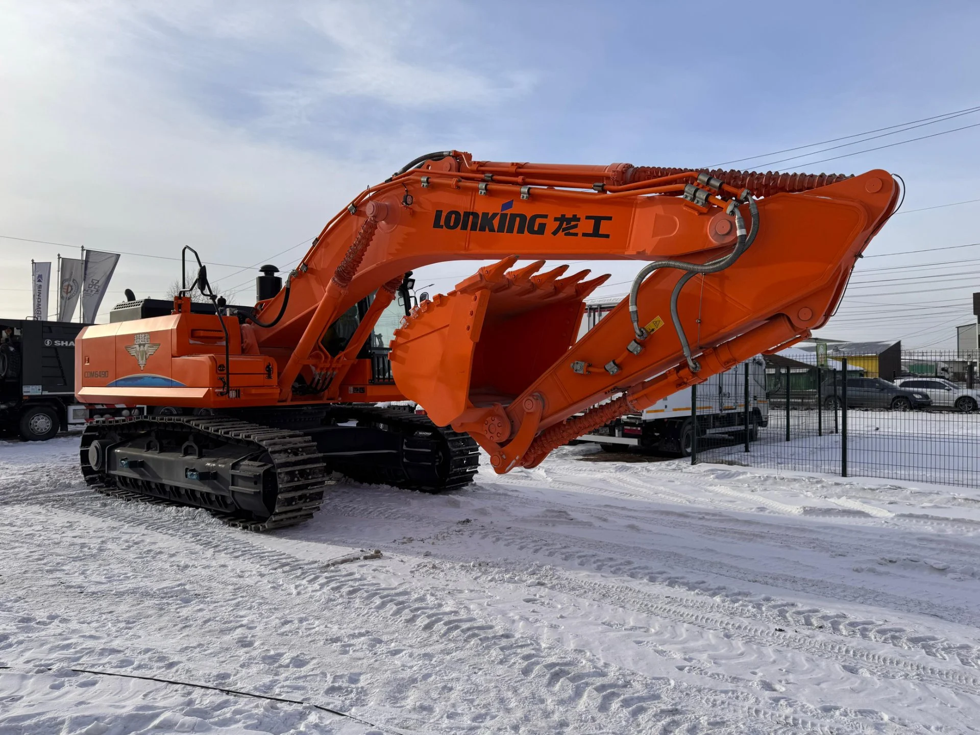Гусеничный карьерный экскаватор Lonking CDM6490 - миниатюра 8