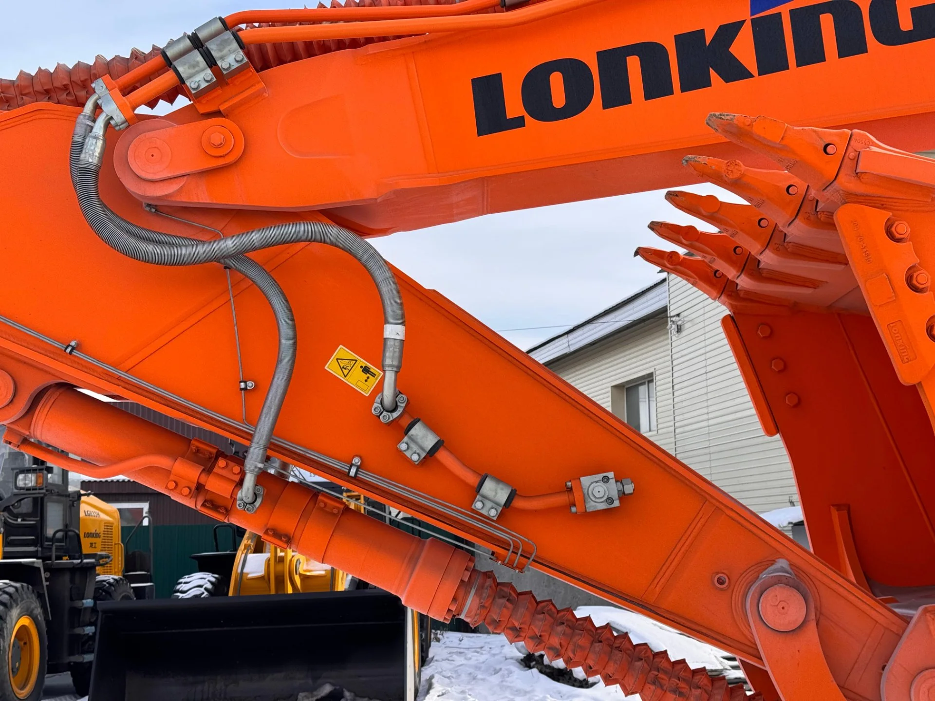 Гусеничный карьерный экскаватор Lonking CDM6490 - миниатюра 10