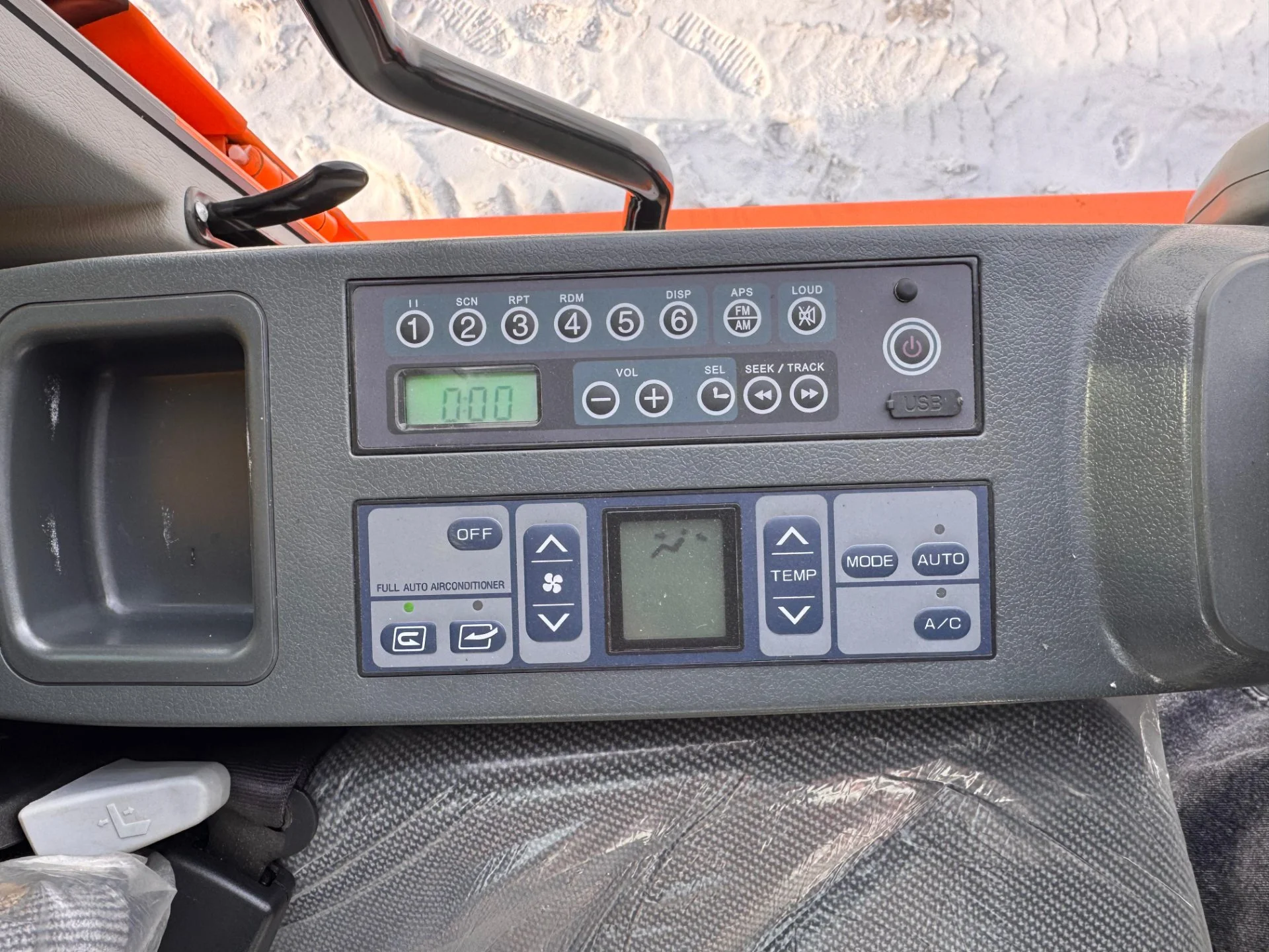 Гусеничный карьерный экскаватор Lonking CDM6490 - миниатюра 19
