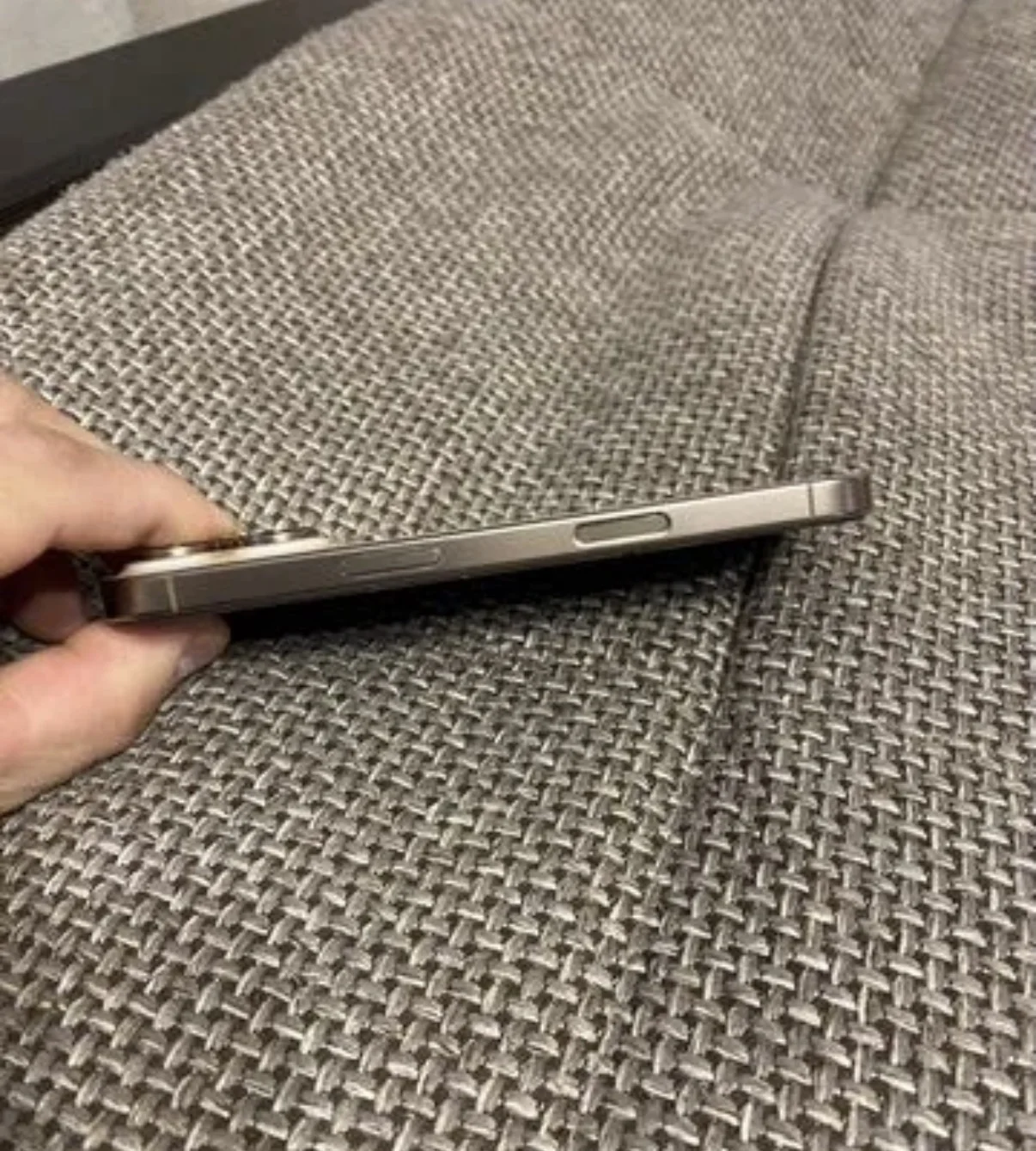 Айфон 16 про - миниатюра 2
