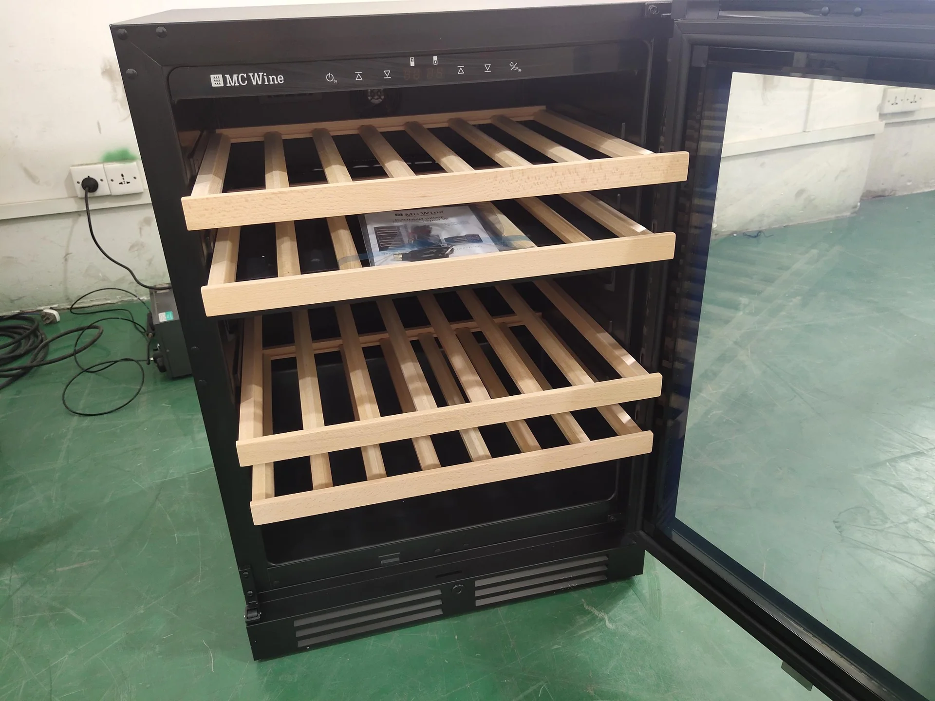 Шкаф винный встр. MC Wine W46DB - миниатюра 4