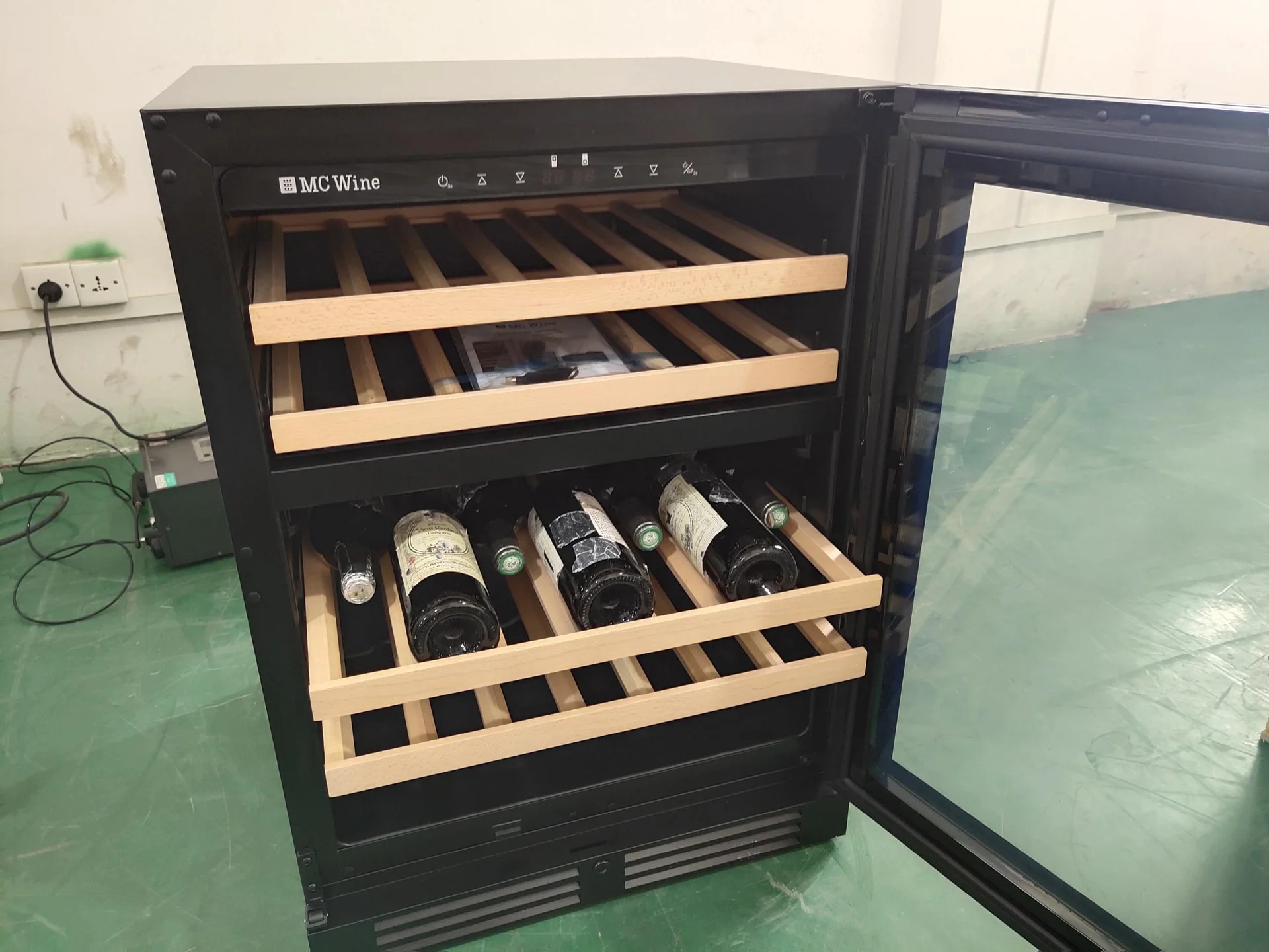 Шкаф винный встр. MC Wine W46DB - миниатюра 5