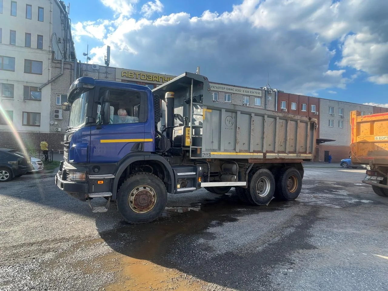 Самосвал Scania 6-6 2017 год - миниатюра 3