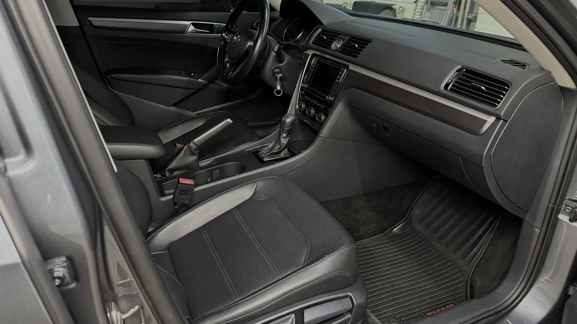 Volkswagen Passat B8 - миниатюра 13