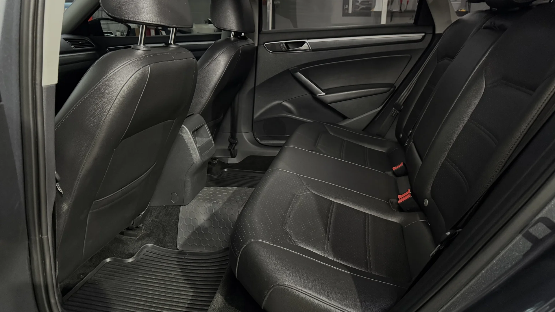 Volkswagen Passat B8 - миниатюра 14