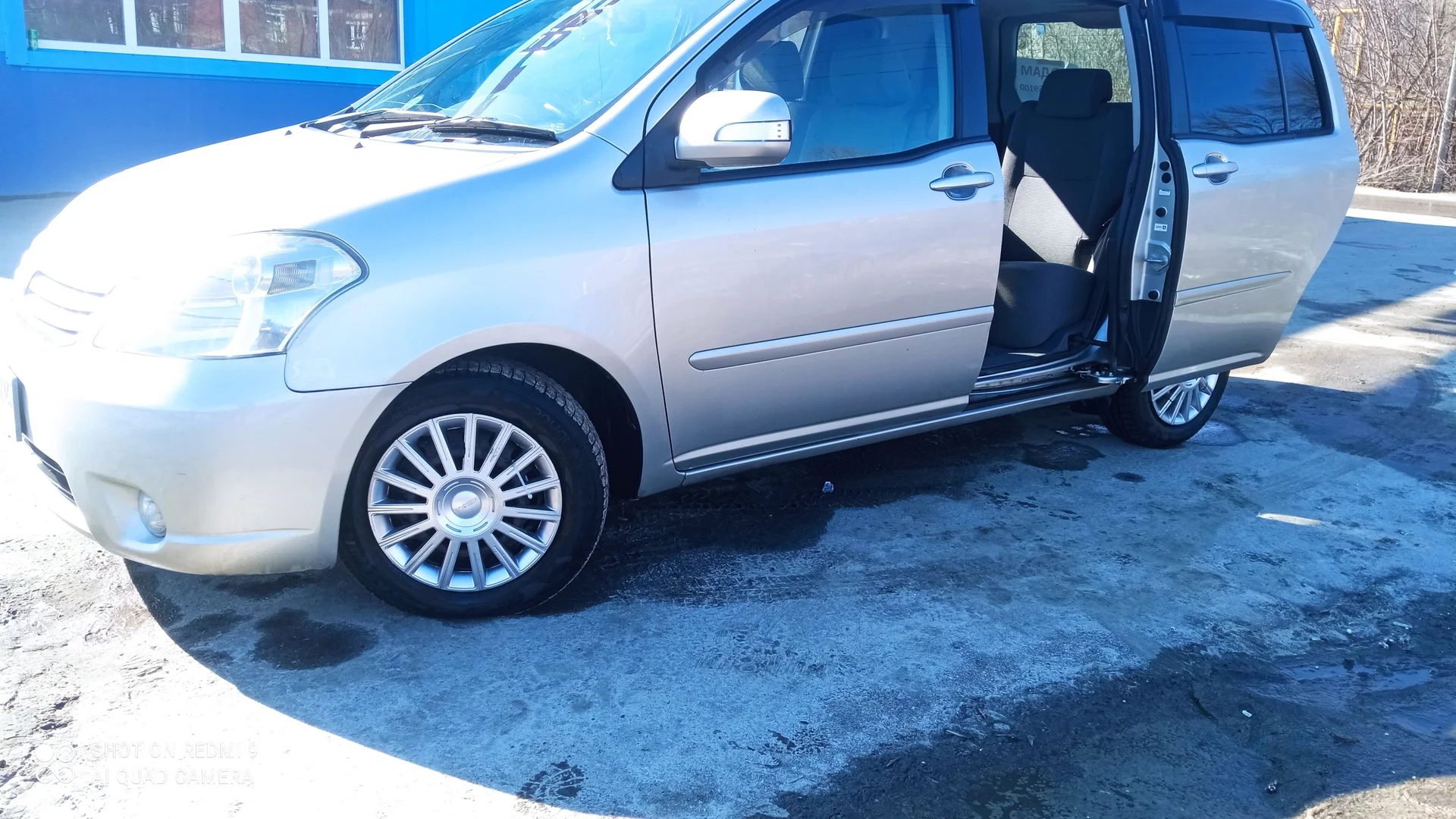 Toyota Raum-2005 год. - миниатюра 4