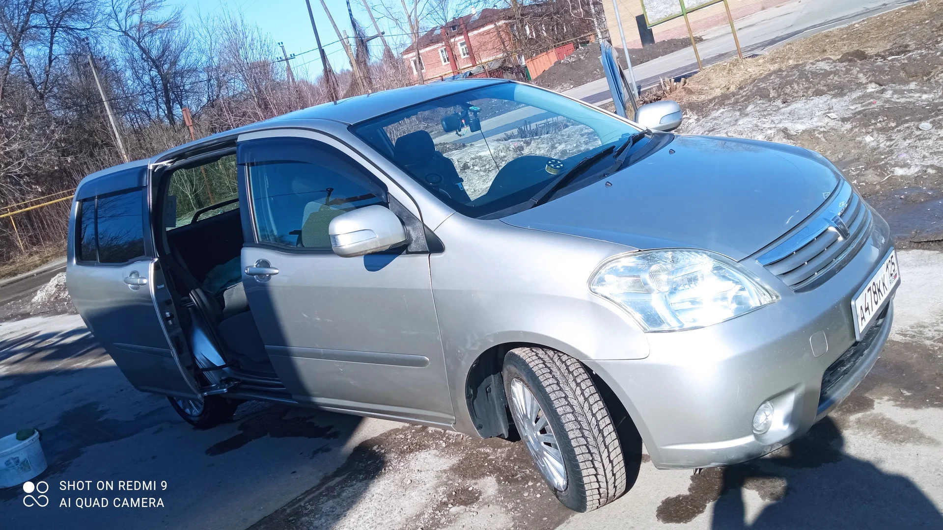 Toyota Raum-2005 год. - миниатюра 5