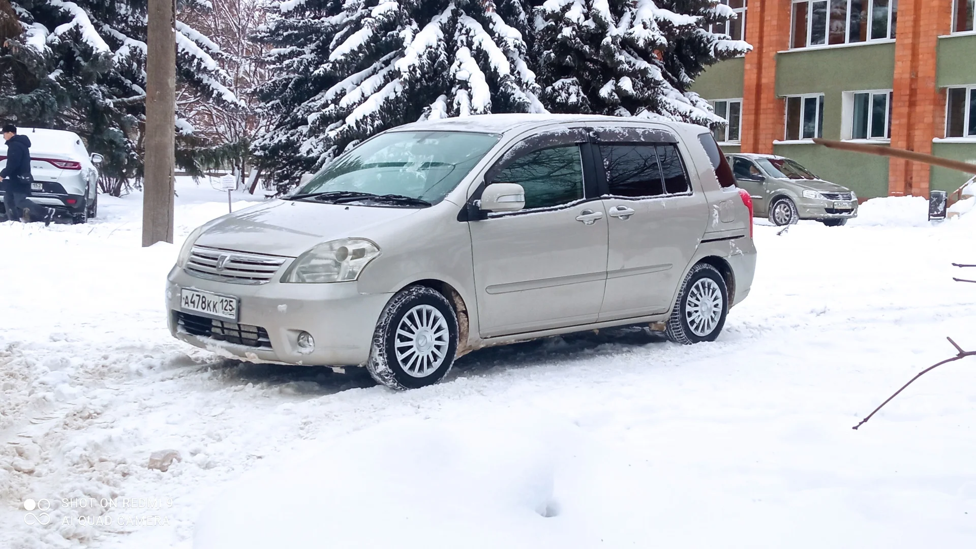 Toyota Raum-2005 год. - миниатюра 14