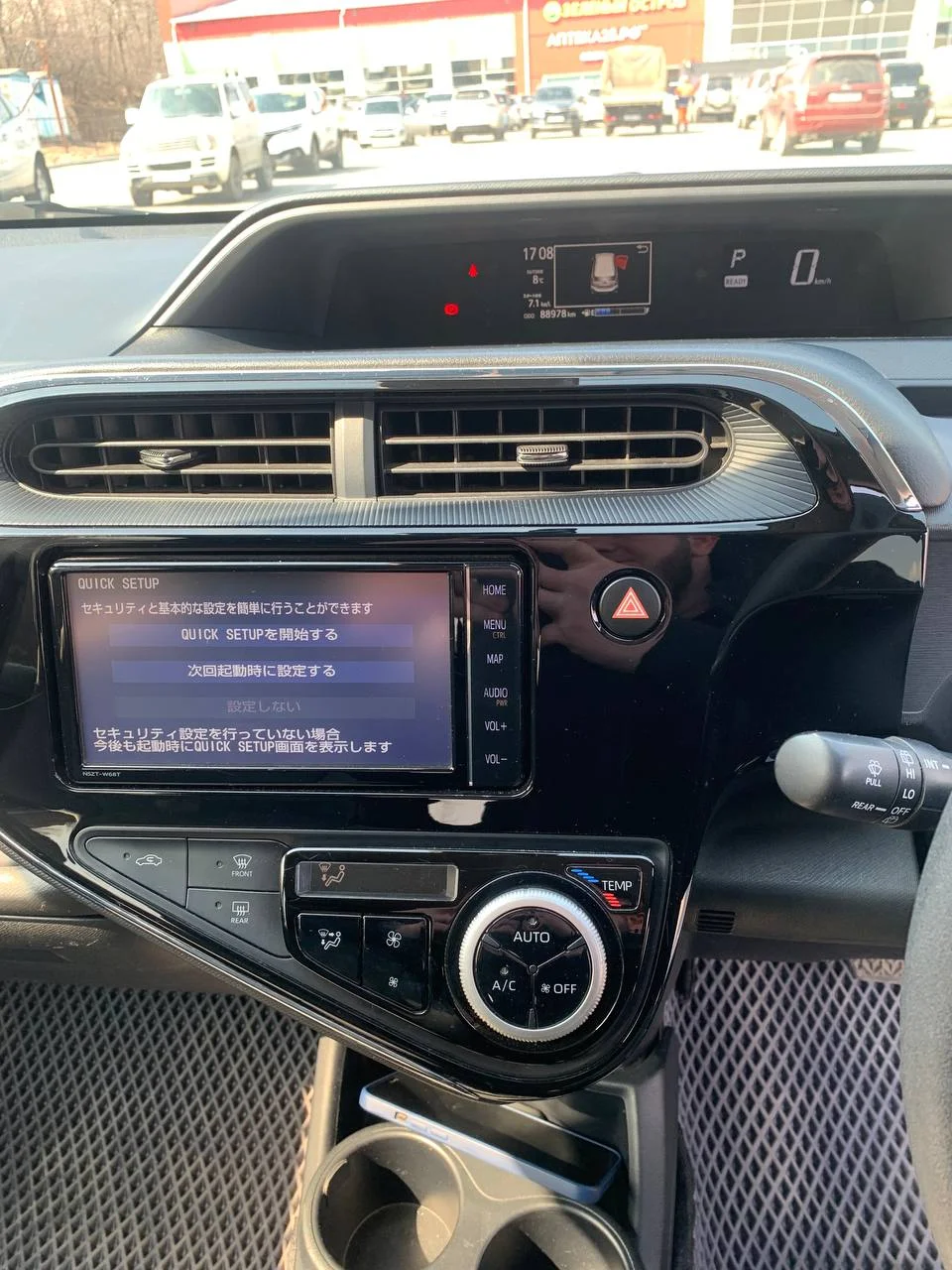 Toyota Aqua - миниатюра 8
