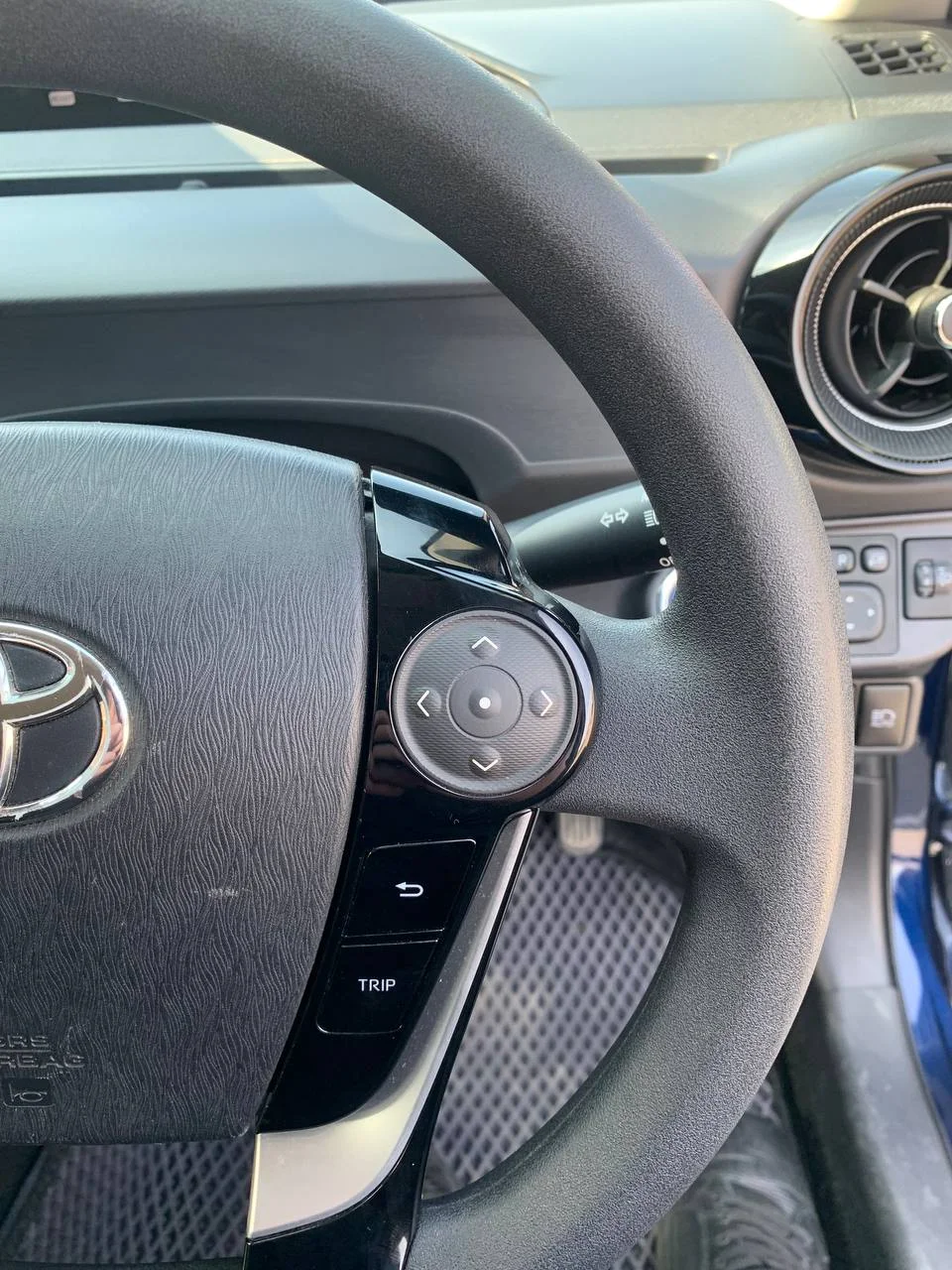 Toyota Aqua - миниатюра 11