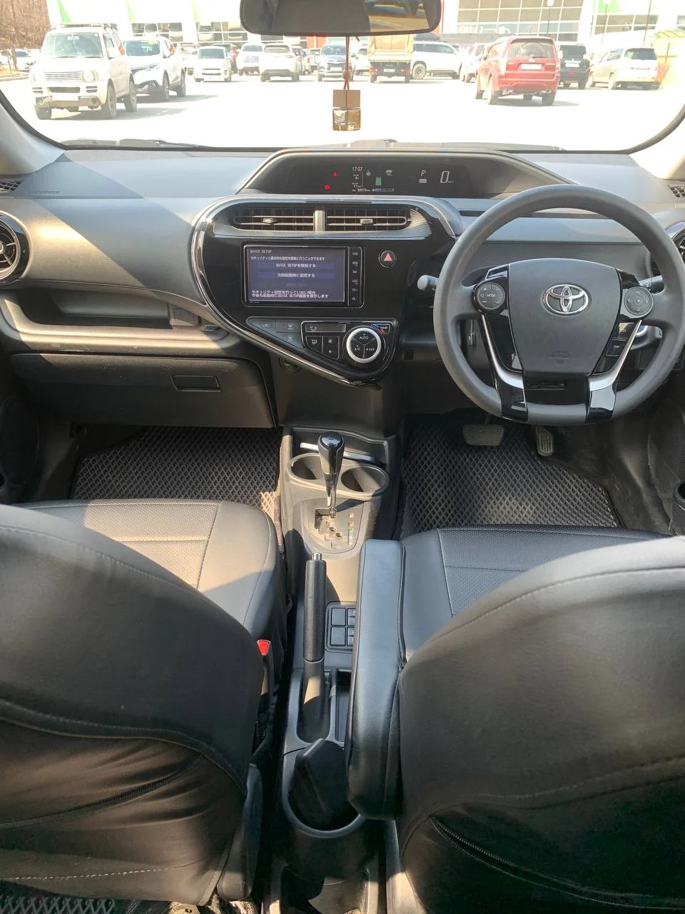 Toyota Aqua - миниатюра 14