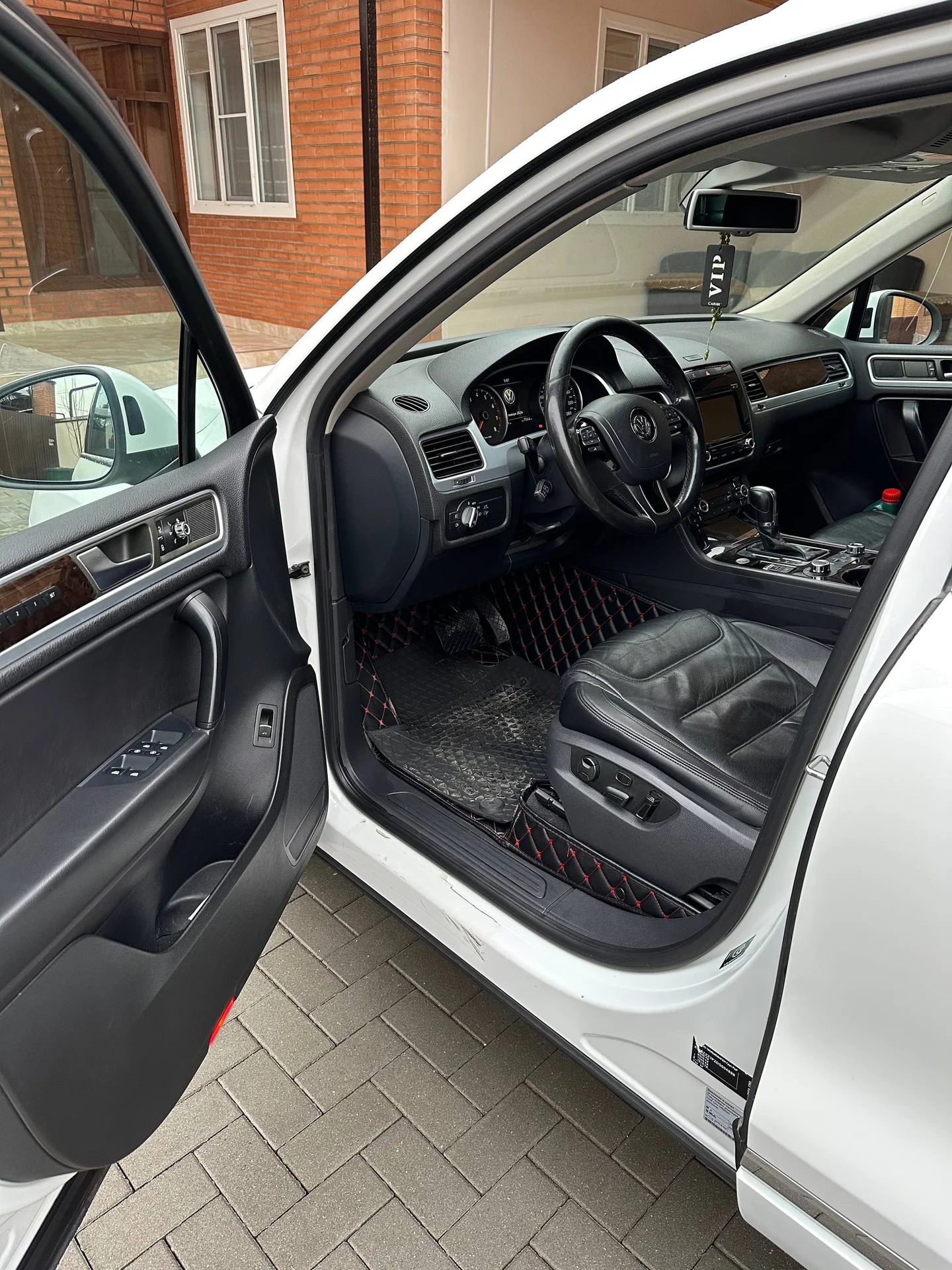 Volkswagen Touareg 2012 - миниатюра 13