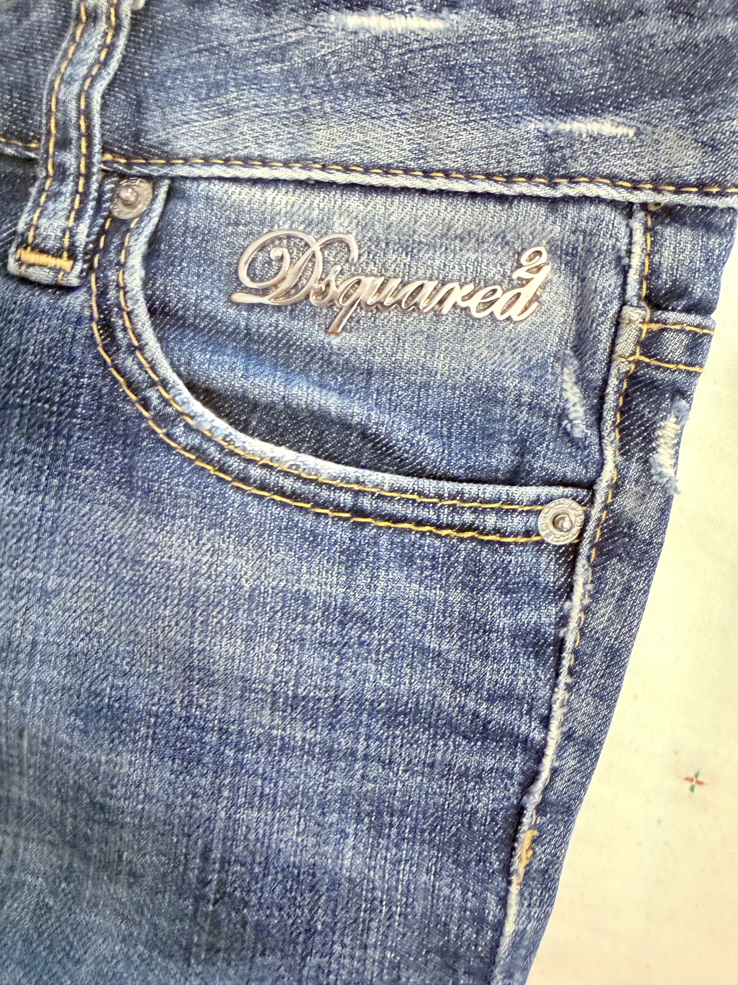 Джинсы Dsquared 2 - миниатюра 3