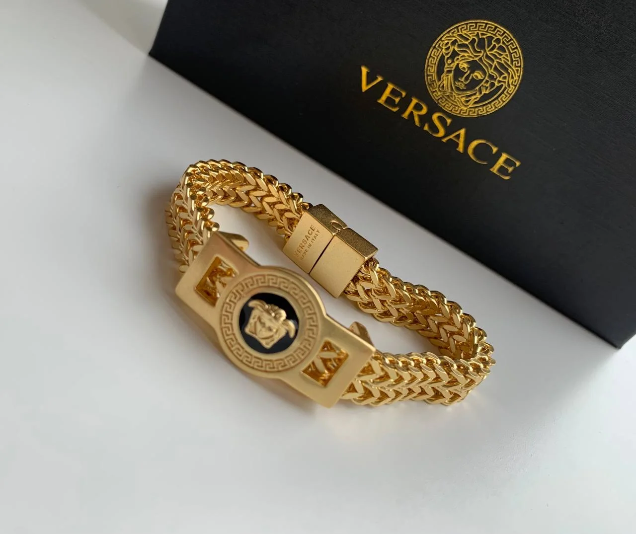 Versace мужской браслет - изображение 1
