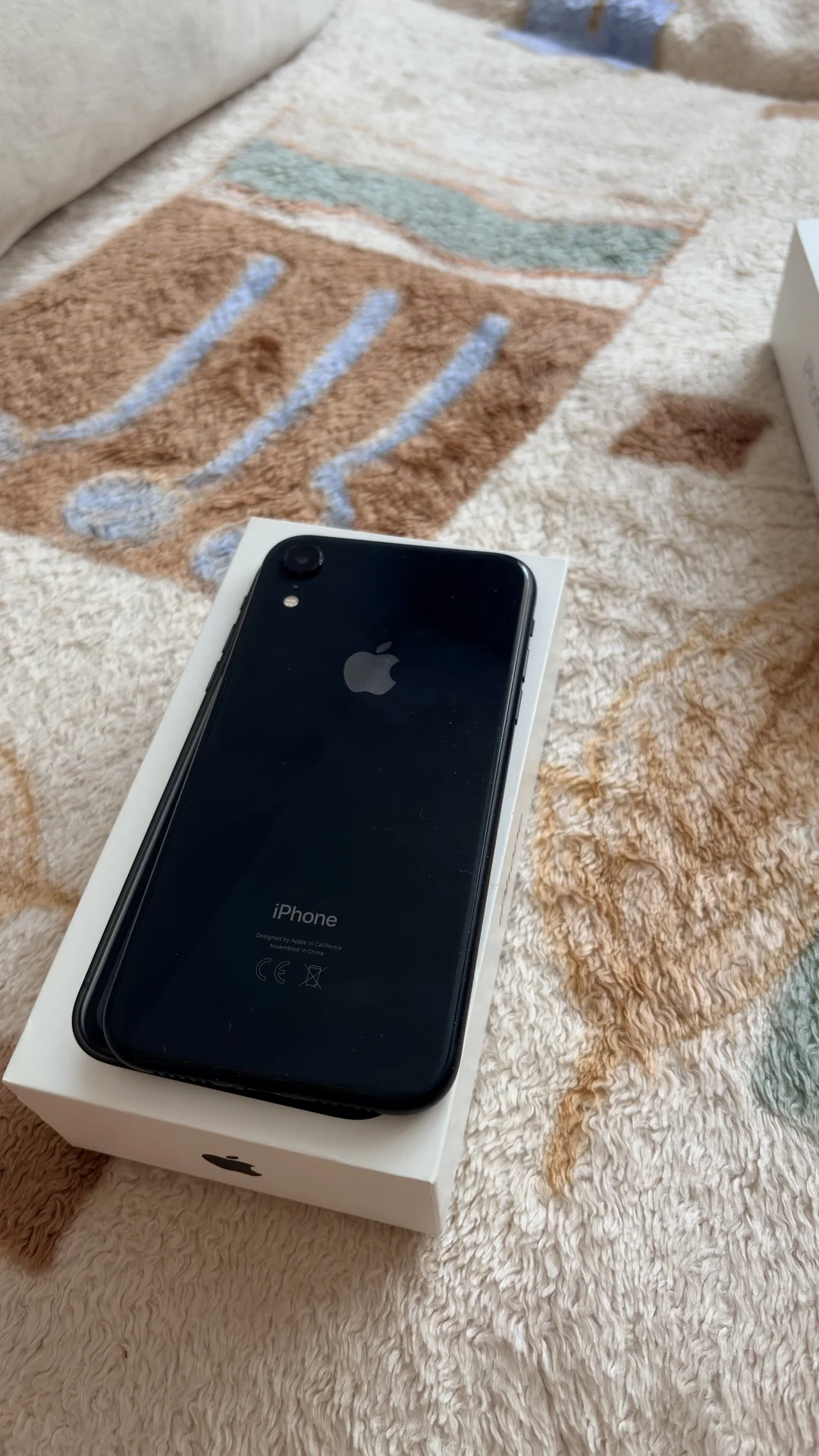 iPhone XR 64gb - миниатюра 2
