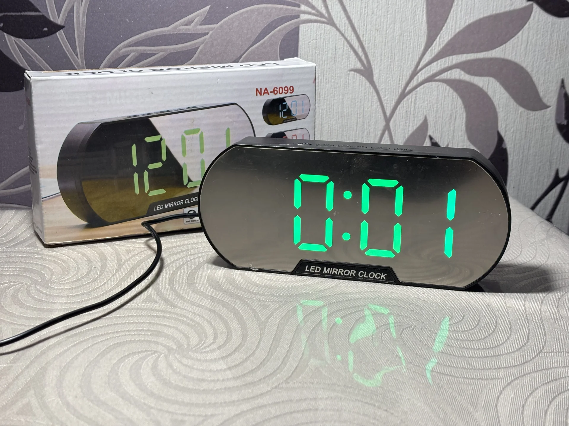 Часы Led зеркальные
