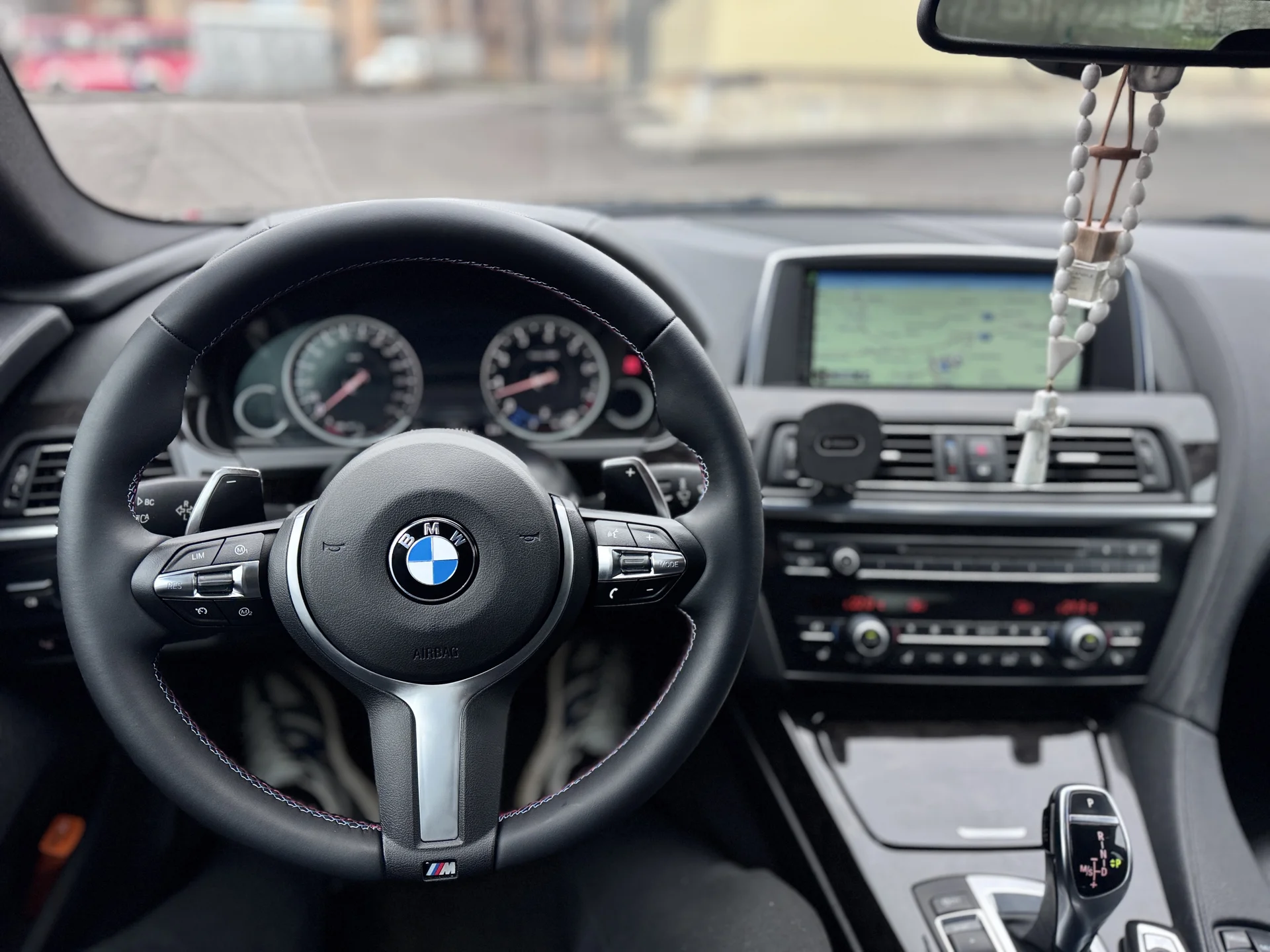 BMW 640i gran coupe - миниатюра 25
