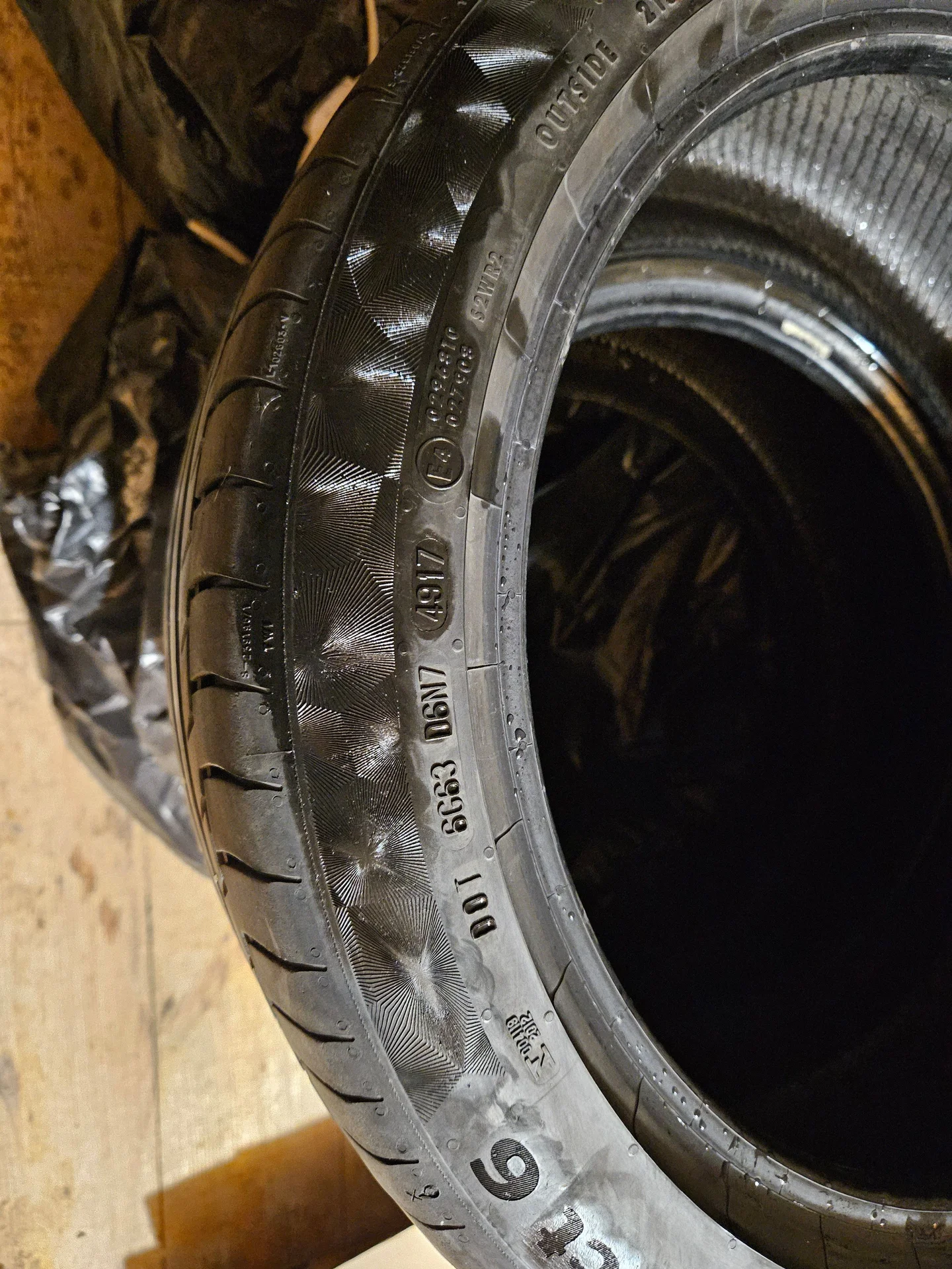 Continental 215/45 R17 - миниатюра 3