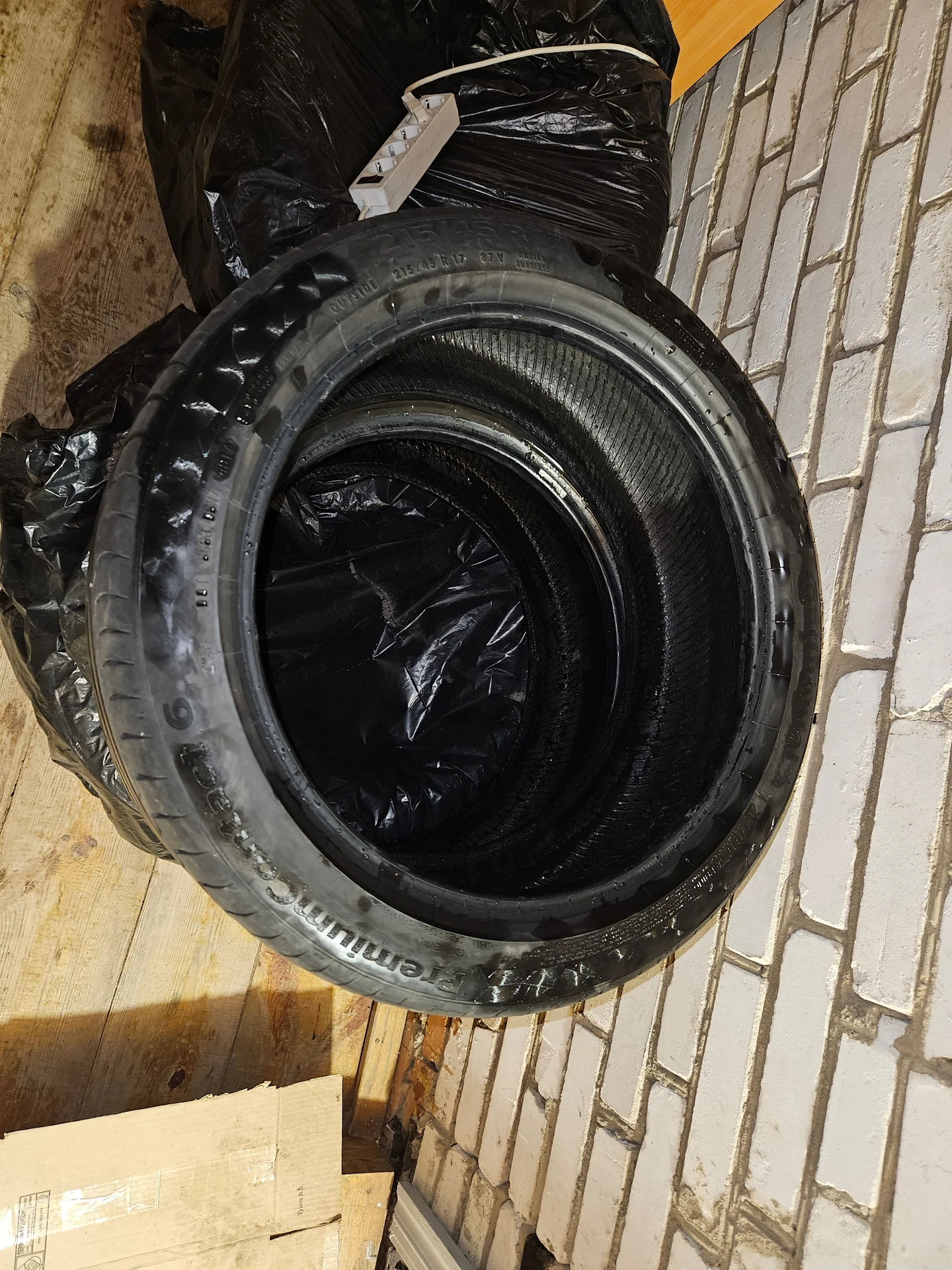 Continental 215/45 R17 - миниатюра 4