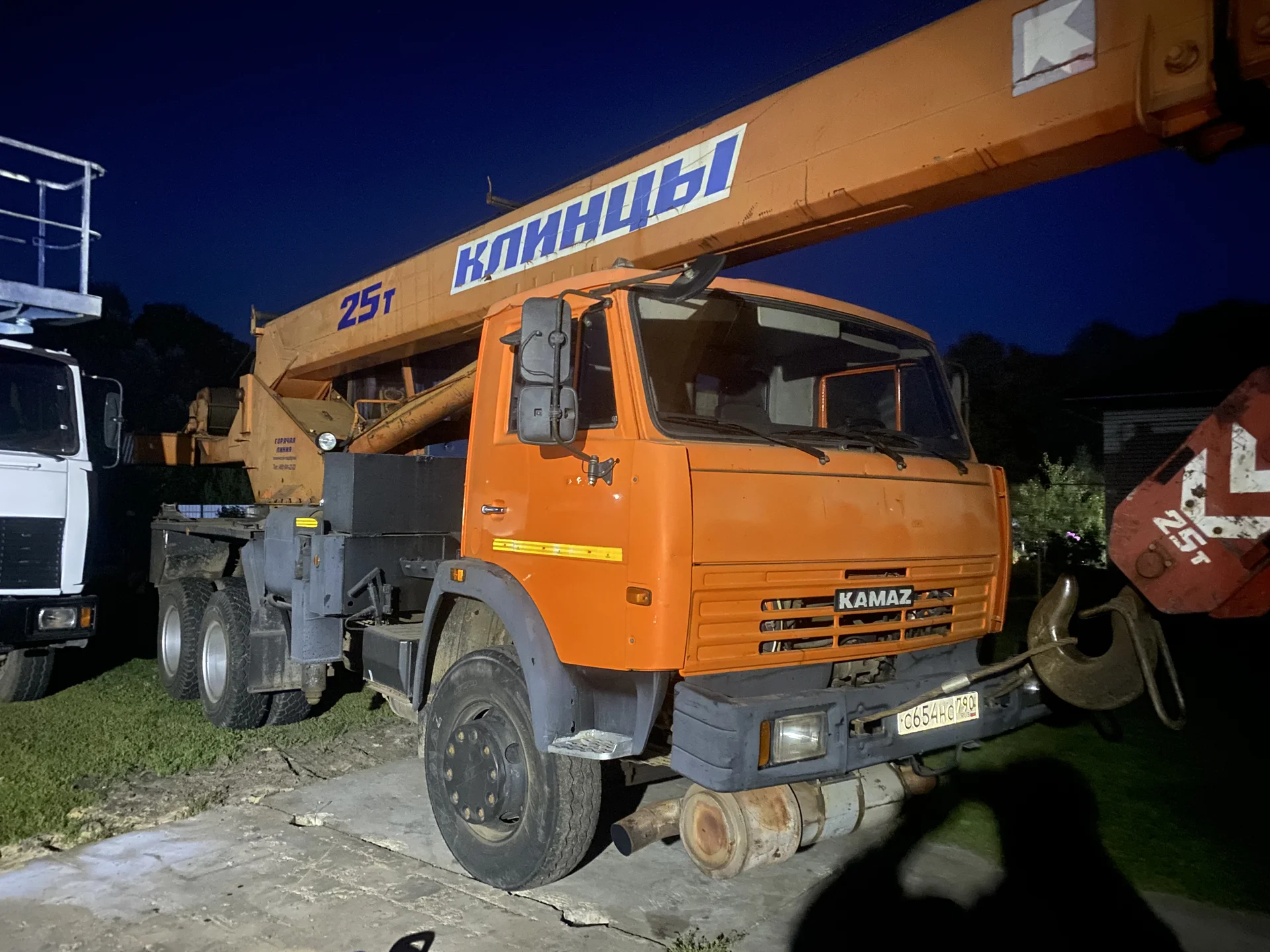 Услуги спецтехники, автовышки и автокрана - изображение 1