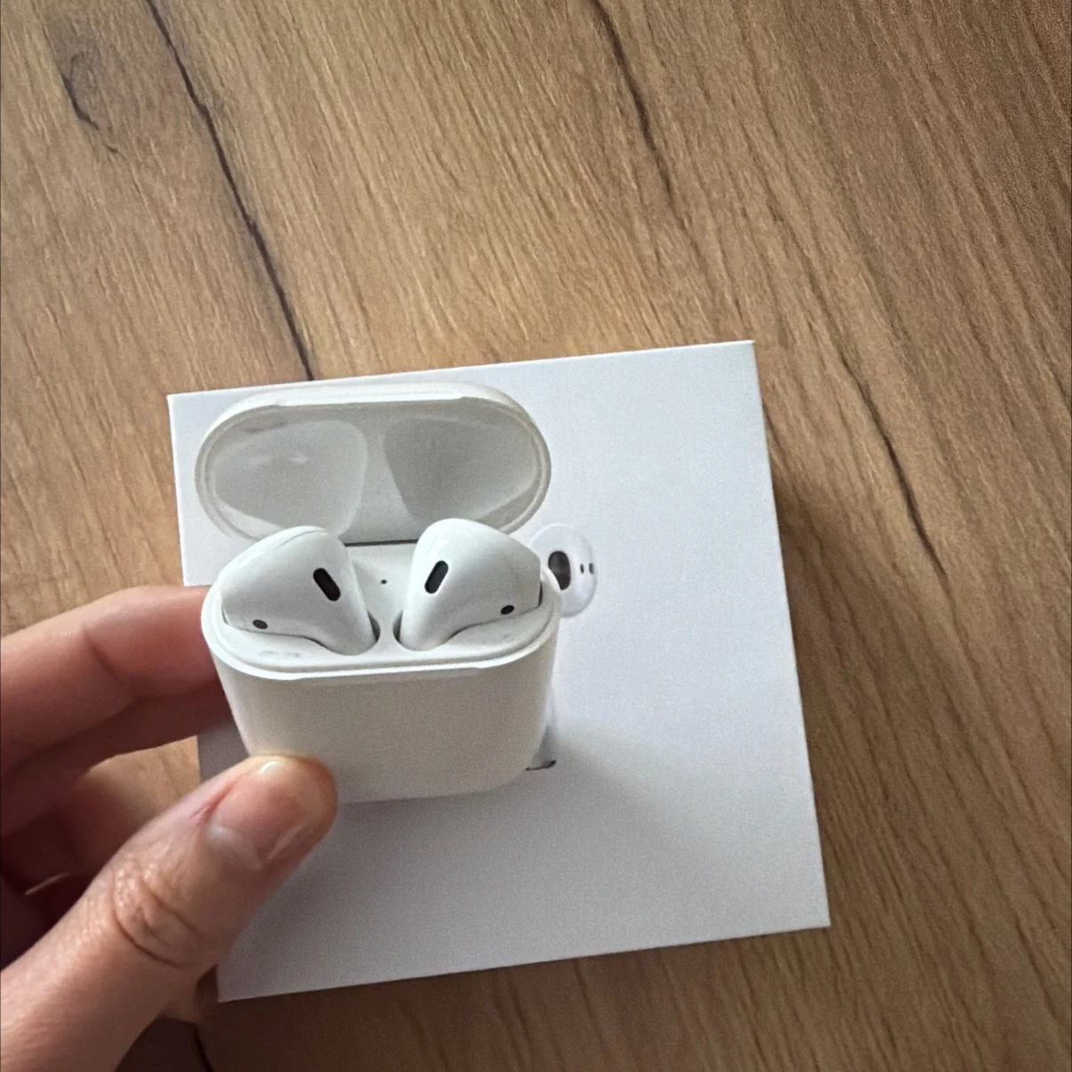 AirPods - миниатюра 2