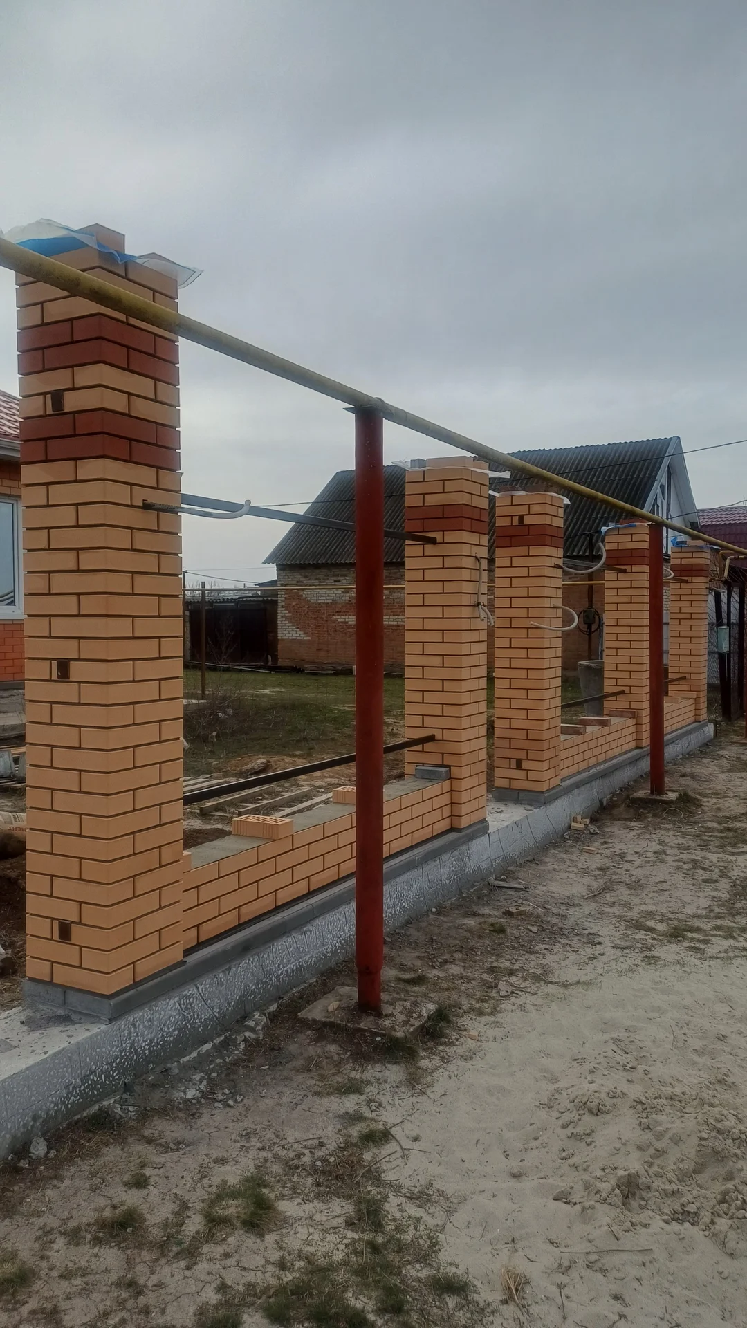 Кирпичная кладка,столбики, пристройки - изображение 1