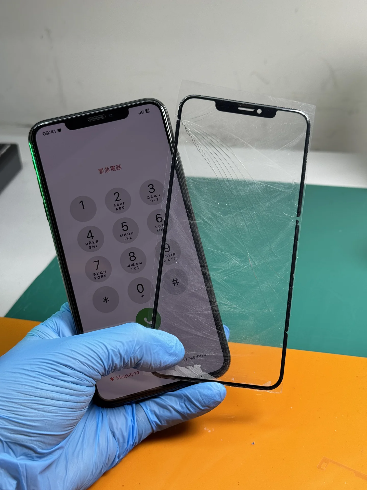 Замена стекла iPhone - миниатюра 7