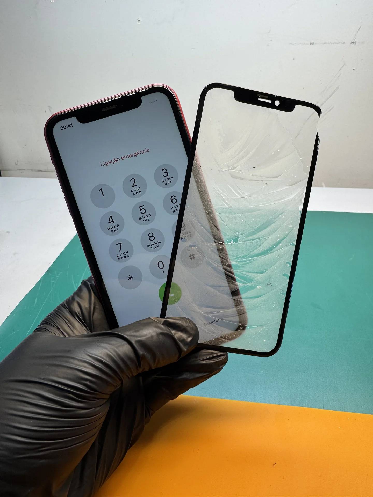 Замена стекла iPhone - миниатюра 11