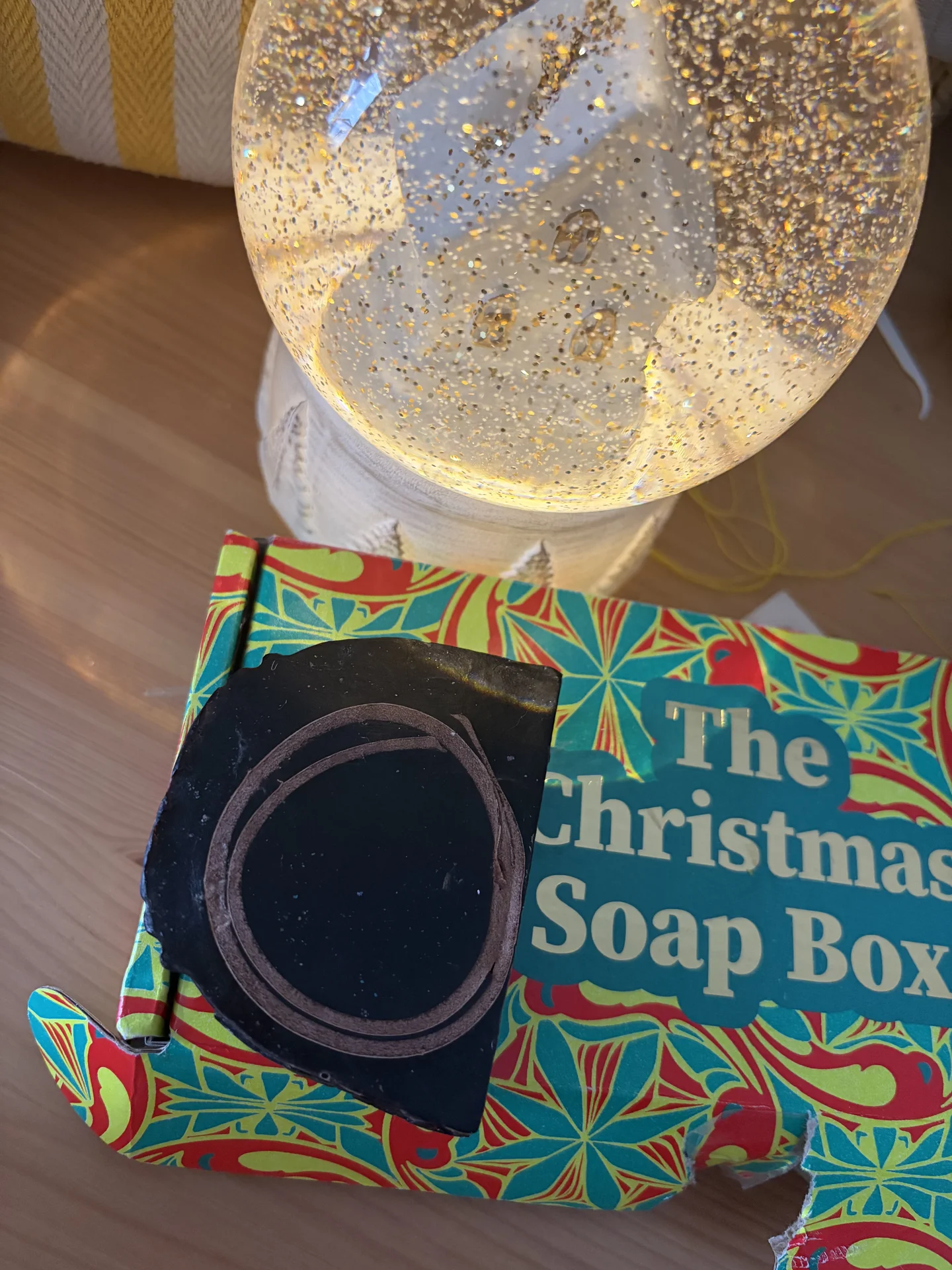 Lush мыло Yule log - миниатюра 3