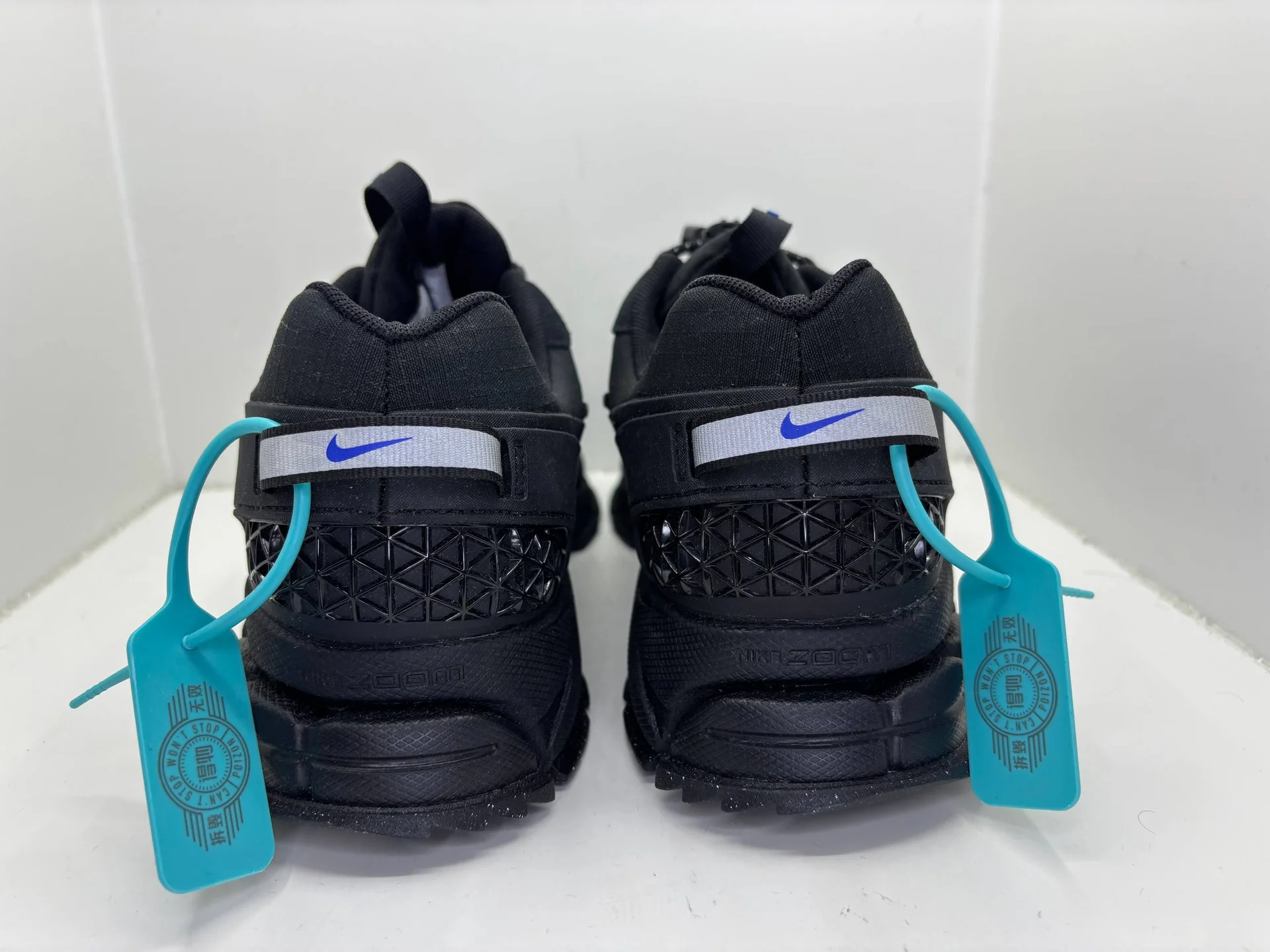 Nike air zoom vomero roam black racer blue - миниатюра 4