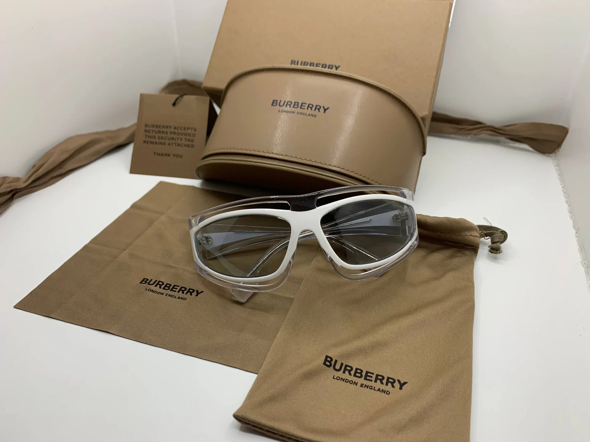 Очки Burberry - изображение 1