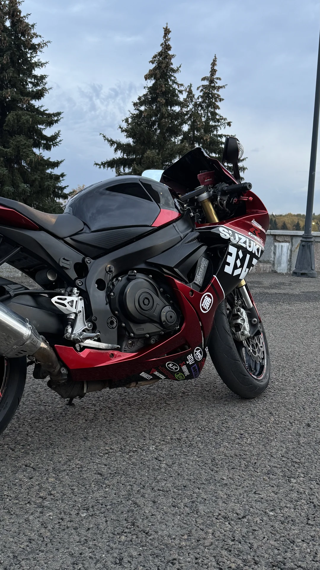 Мотоцикл Suzuki gsx-r 750 - миниатюра 2